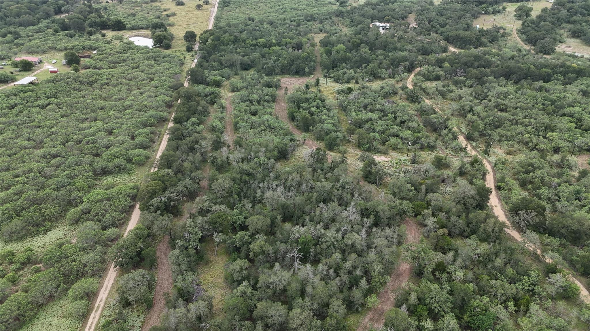 650 Coastal Ln, Luling, TX 78648