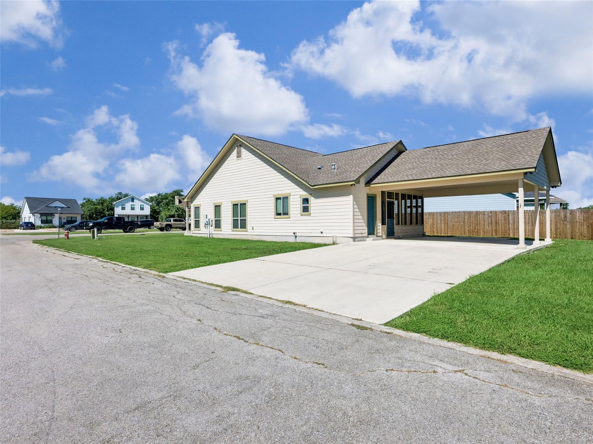 315 Sage CIR, Blanco, TX 78606