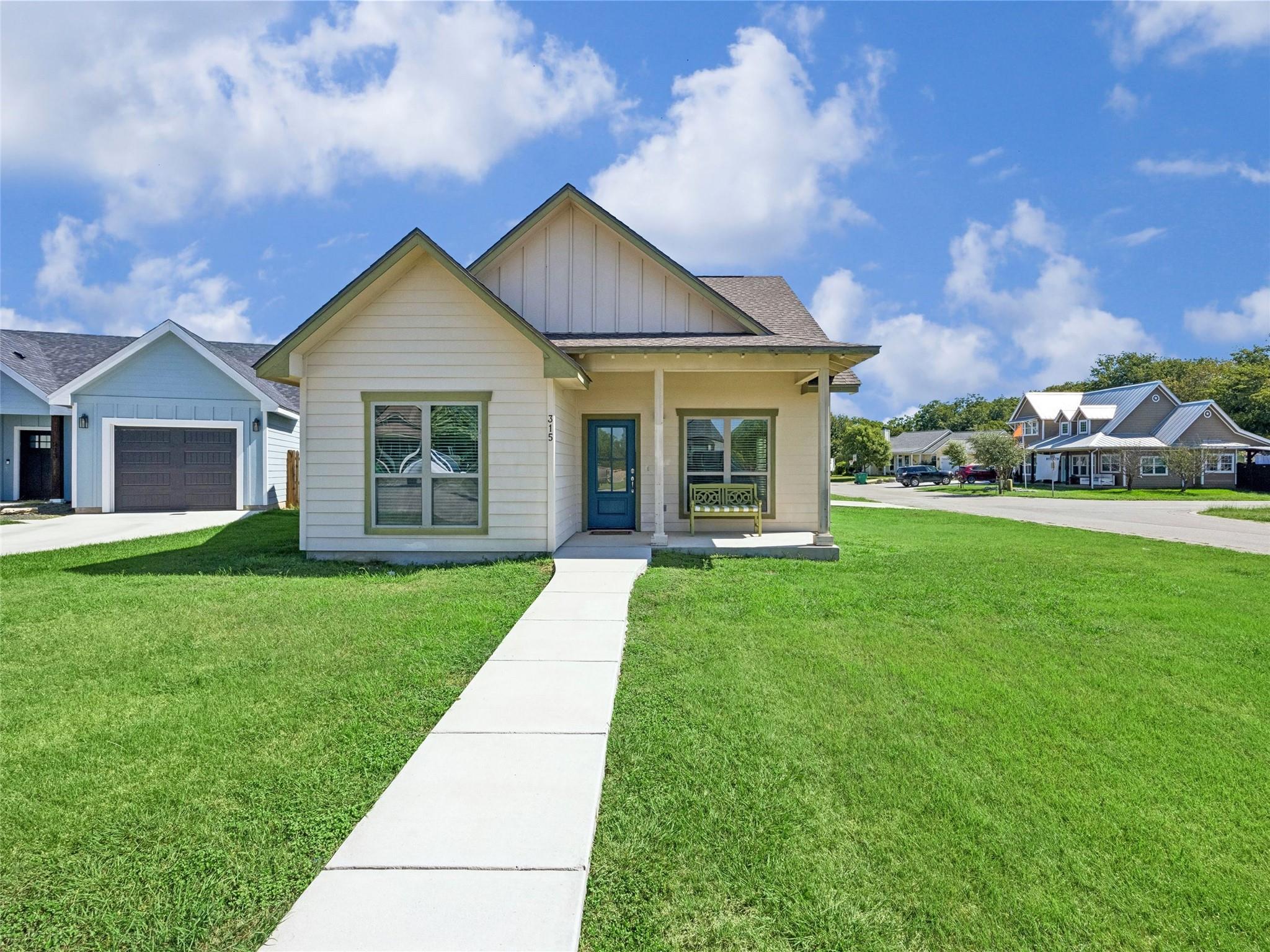 315 Sage CIR, Blanco, TX 78606