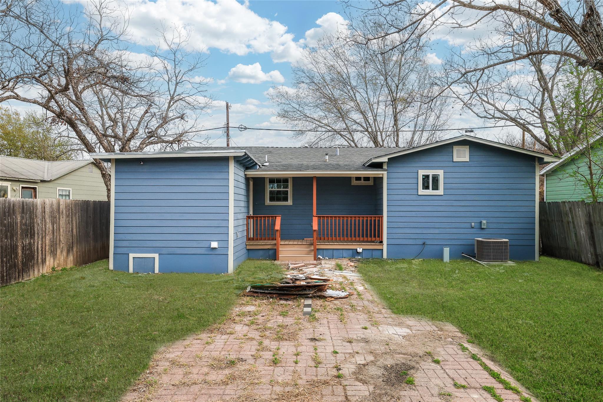 2258 W Mill ST, New Braunfels, TX 78130
