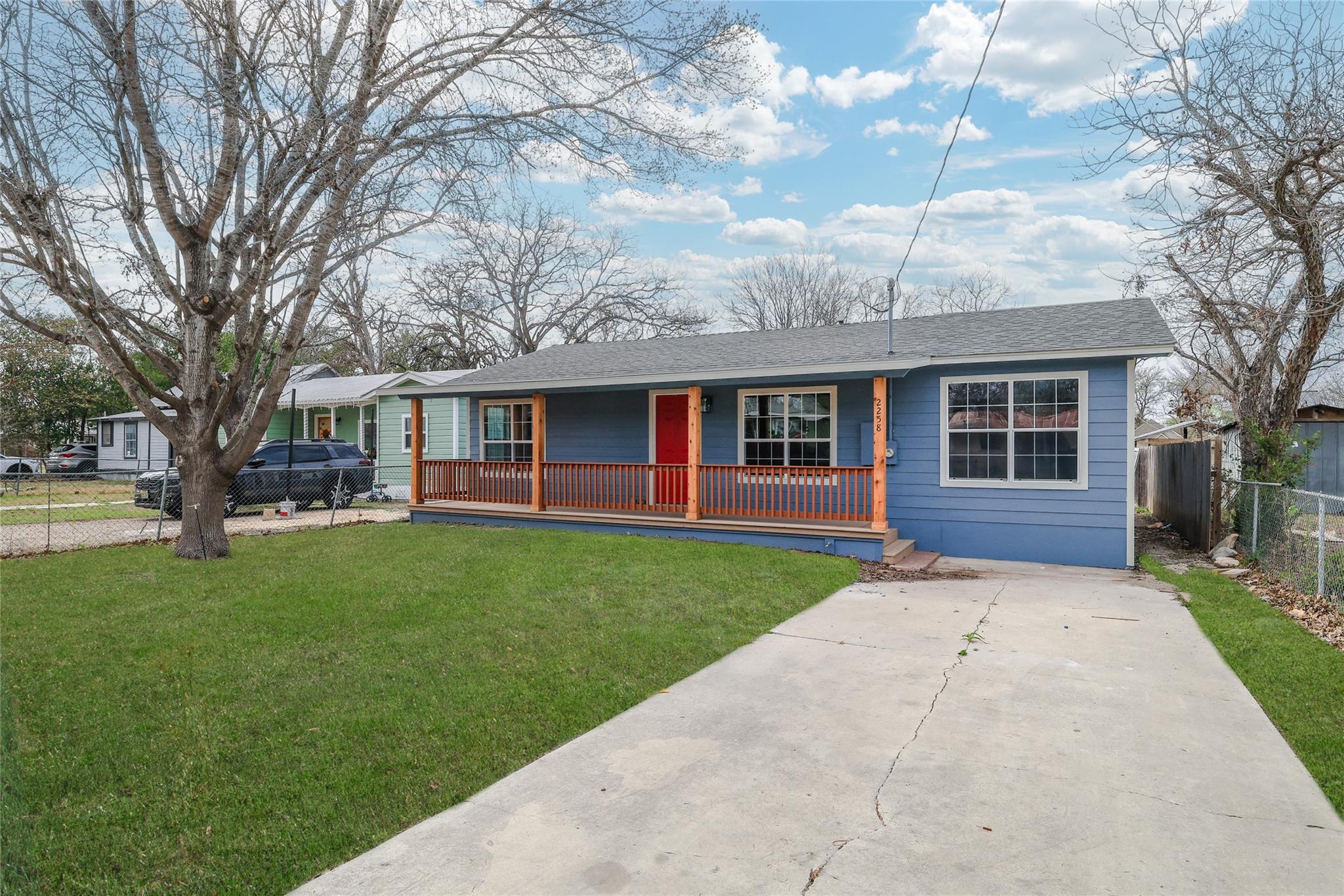 2258 W Mill ST, New Braunfels, TX 78130