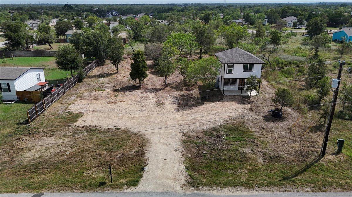 140 Lobo LN, Cedar Creek, TX 78612