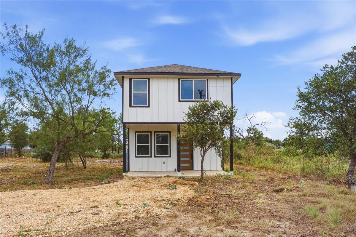 140 Lobo LN, Cedar Creek, TX 78612