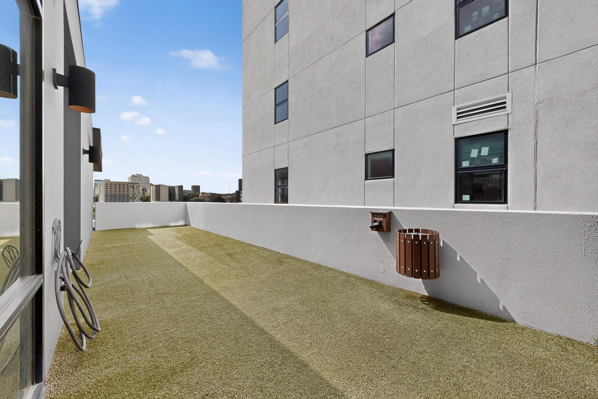800 Embassy DR #205, Austin, TX 78702