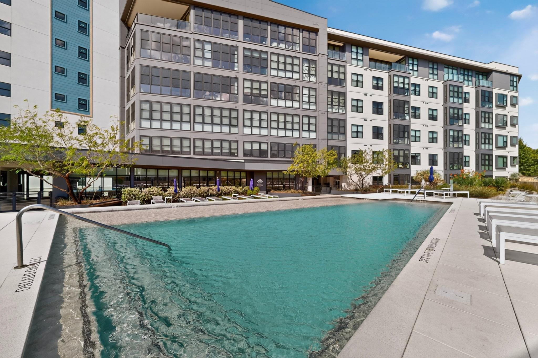 800 Embassy DR #205, Austin, TX 78702