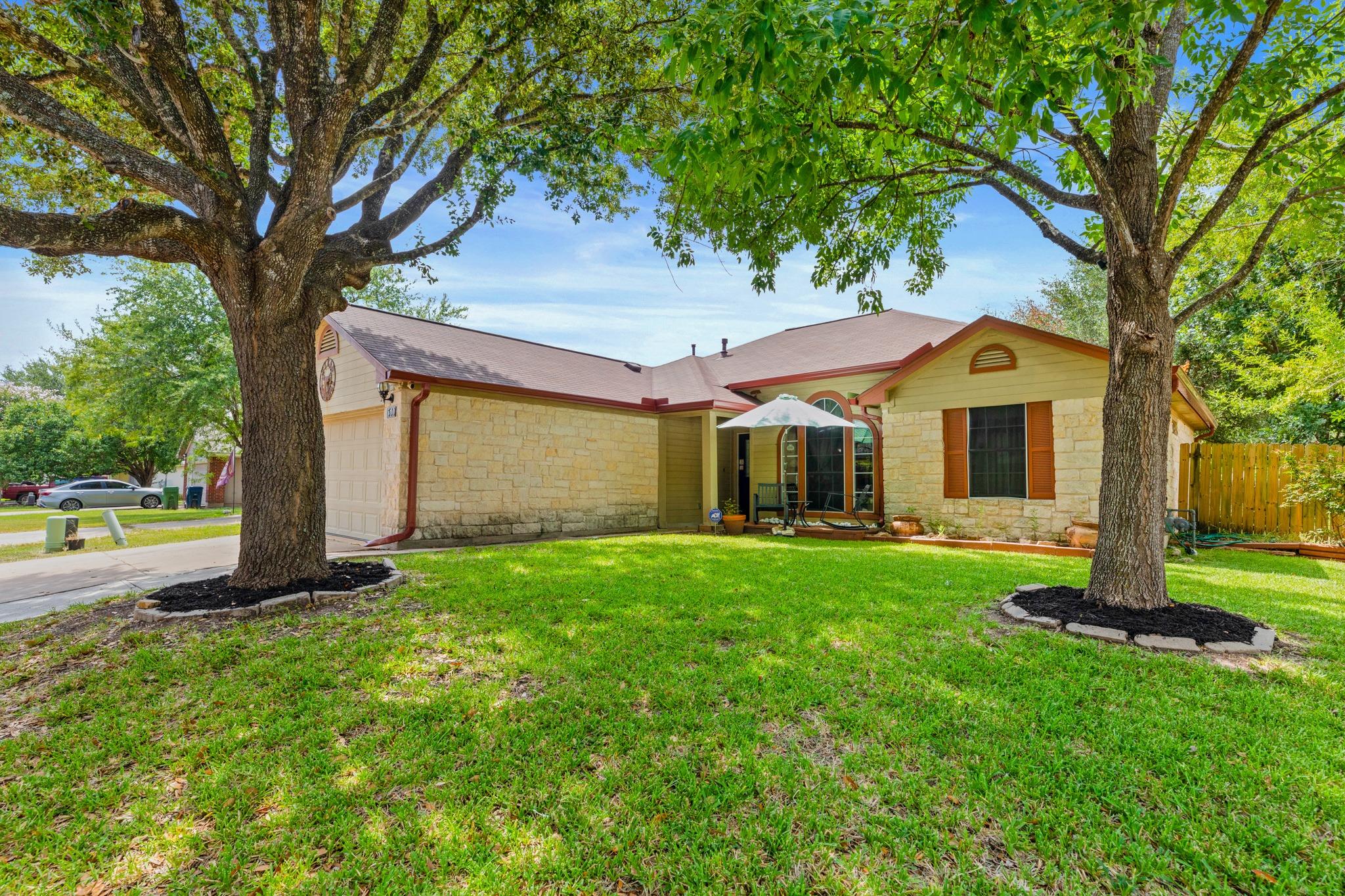 500 Morning Dove DR, Hutto, TX 78634
