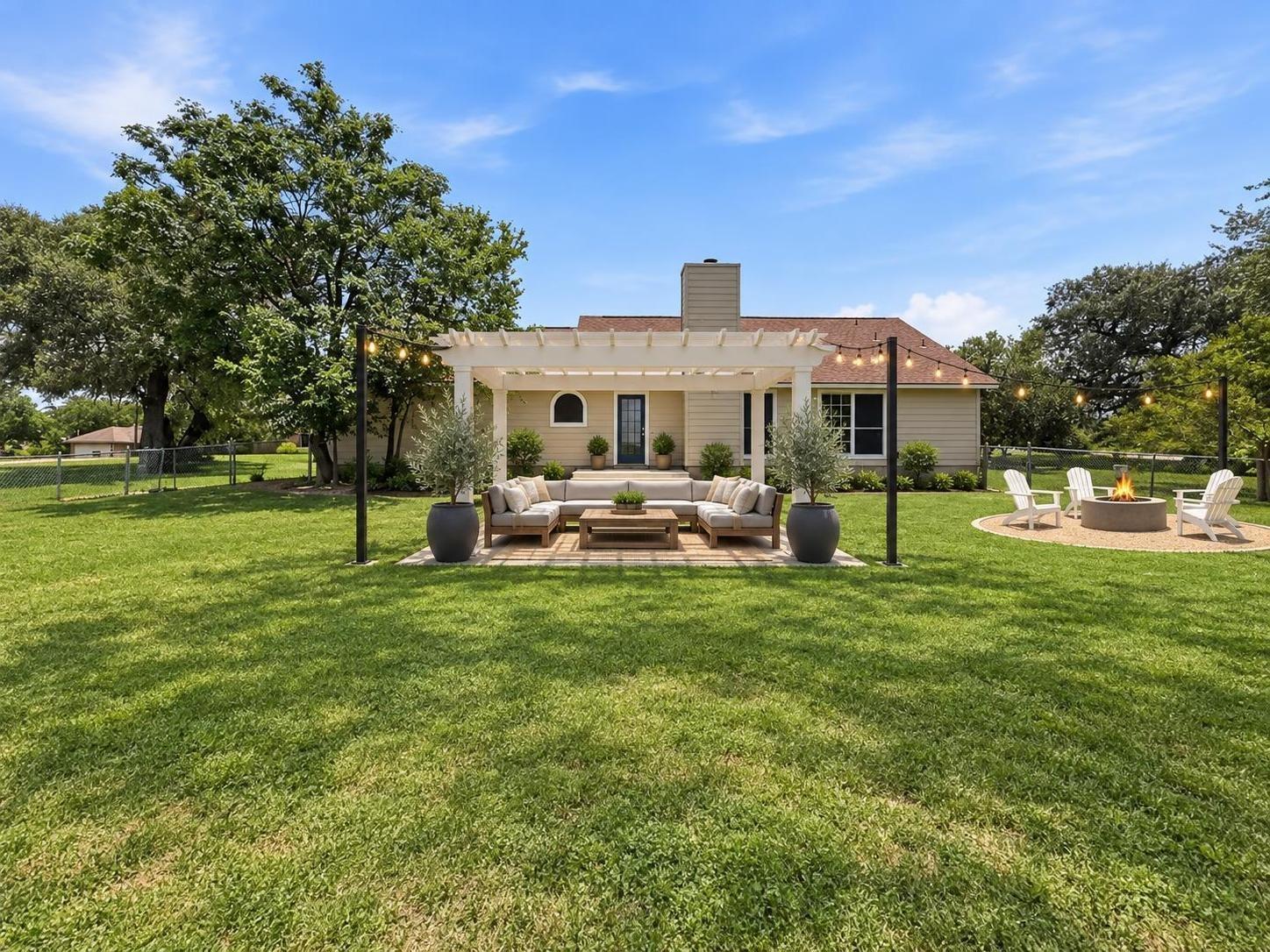 125 Barton RD, San Marcos, TX 78666