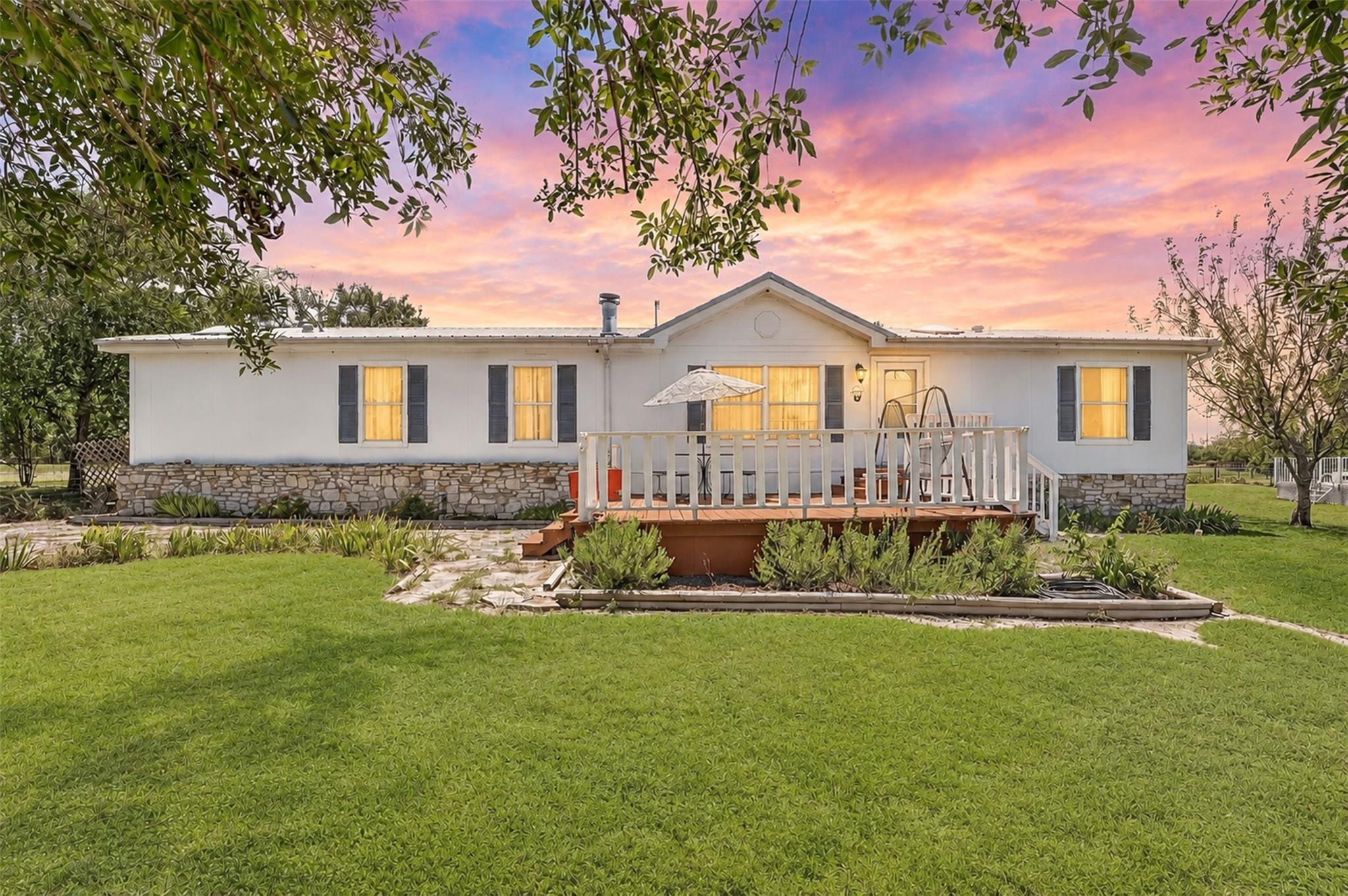 317 Rae LN, Jarrell, TX 76537
