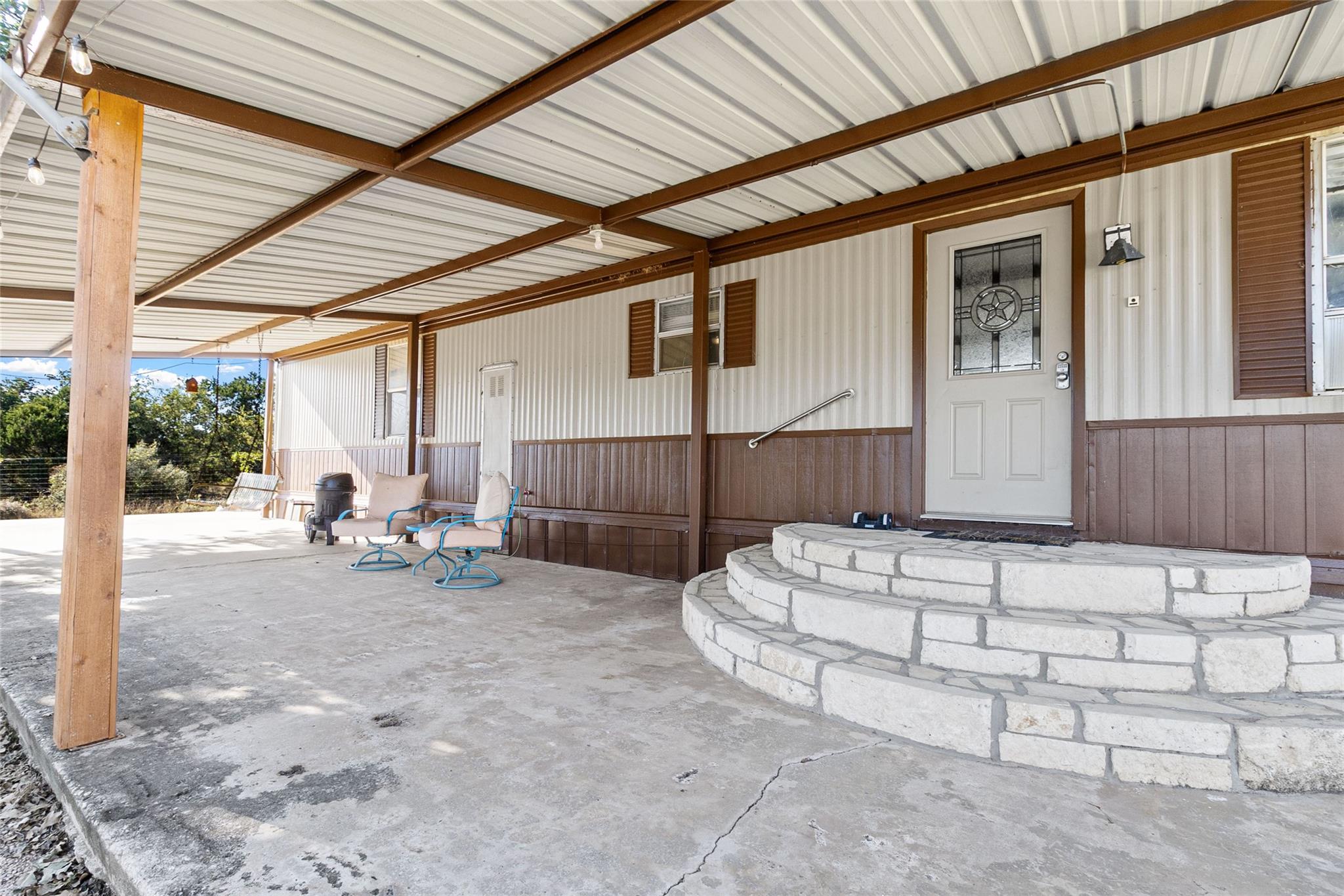 100 South ST, Tow, TX 78672