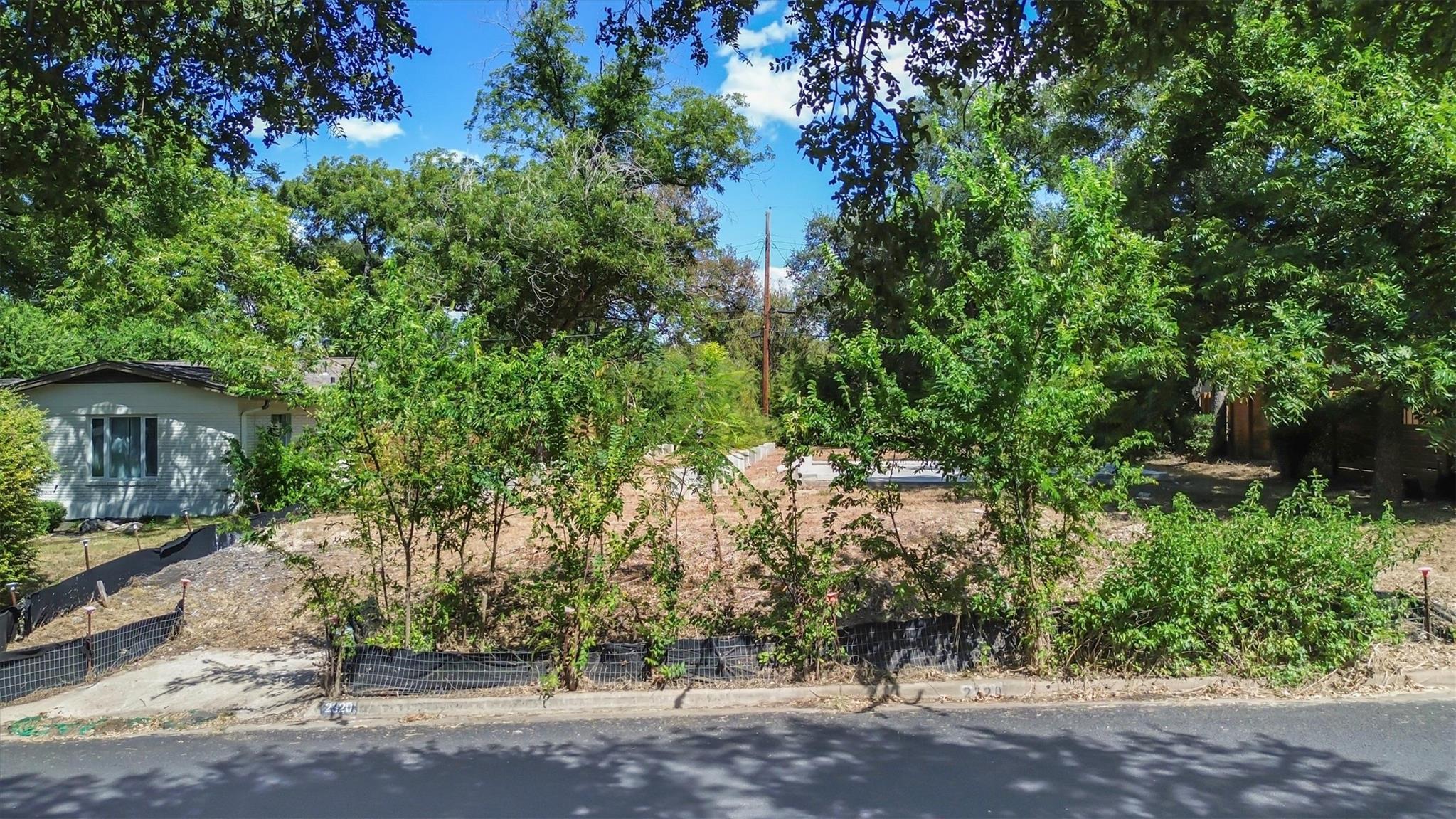 2320 Westoak DR, Austin, TX 78704
