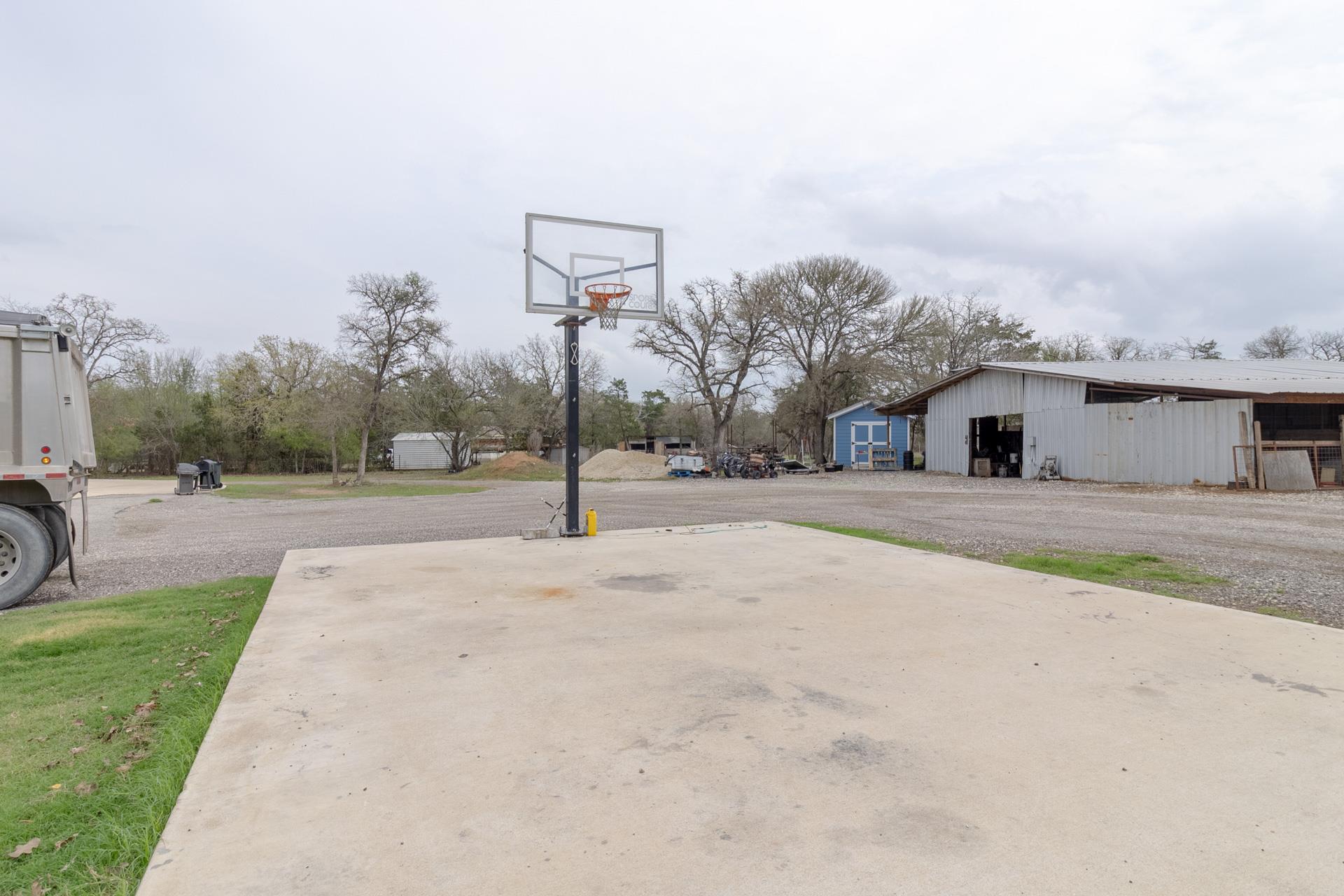 319 Lonesome Dove DR, Cedar Creek, TX 78612