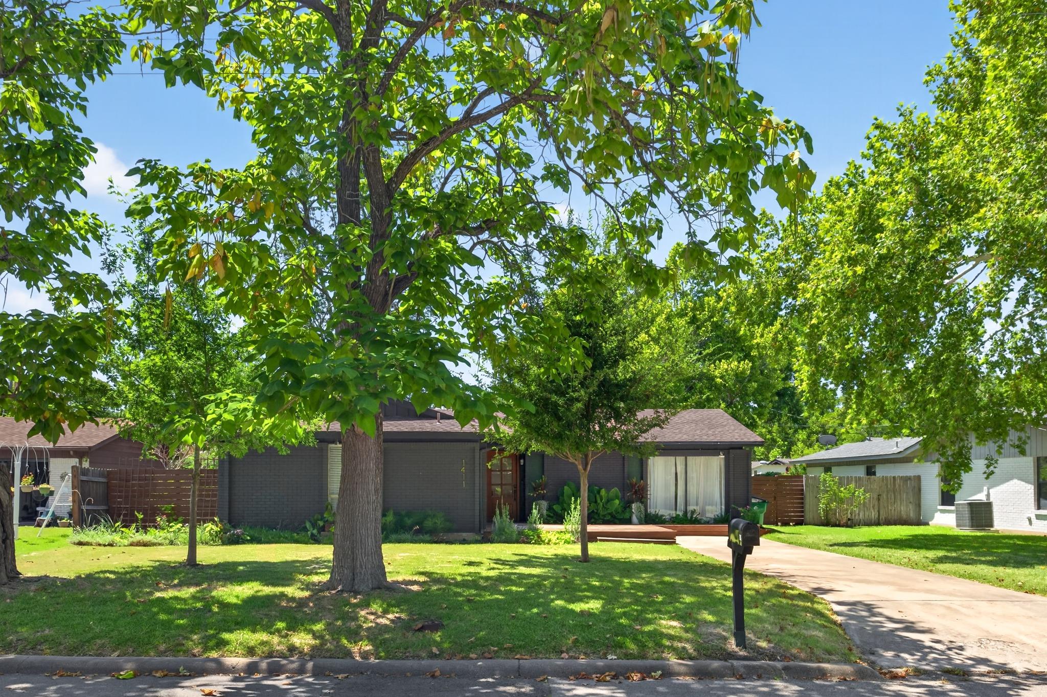 1411 Gilmore ST, Taylor, TX 76574