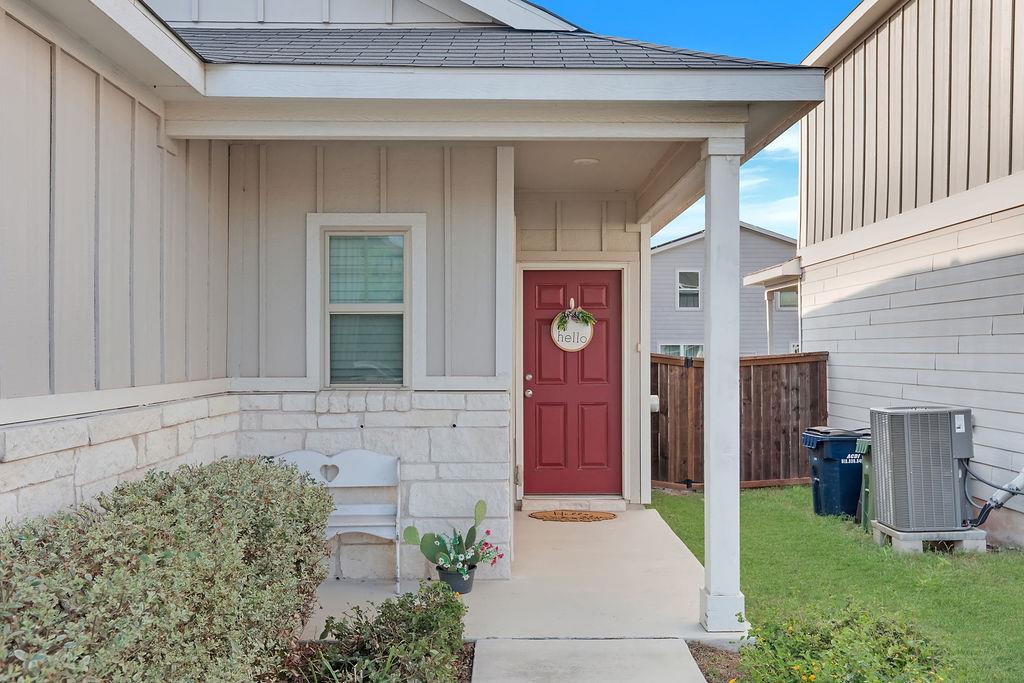 433 Stone Water LN, Jarrell, TX 76537