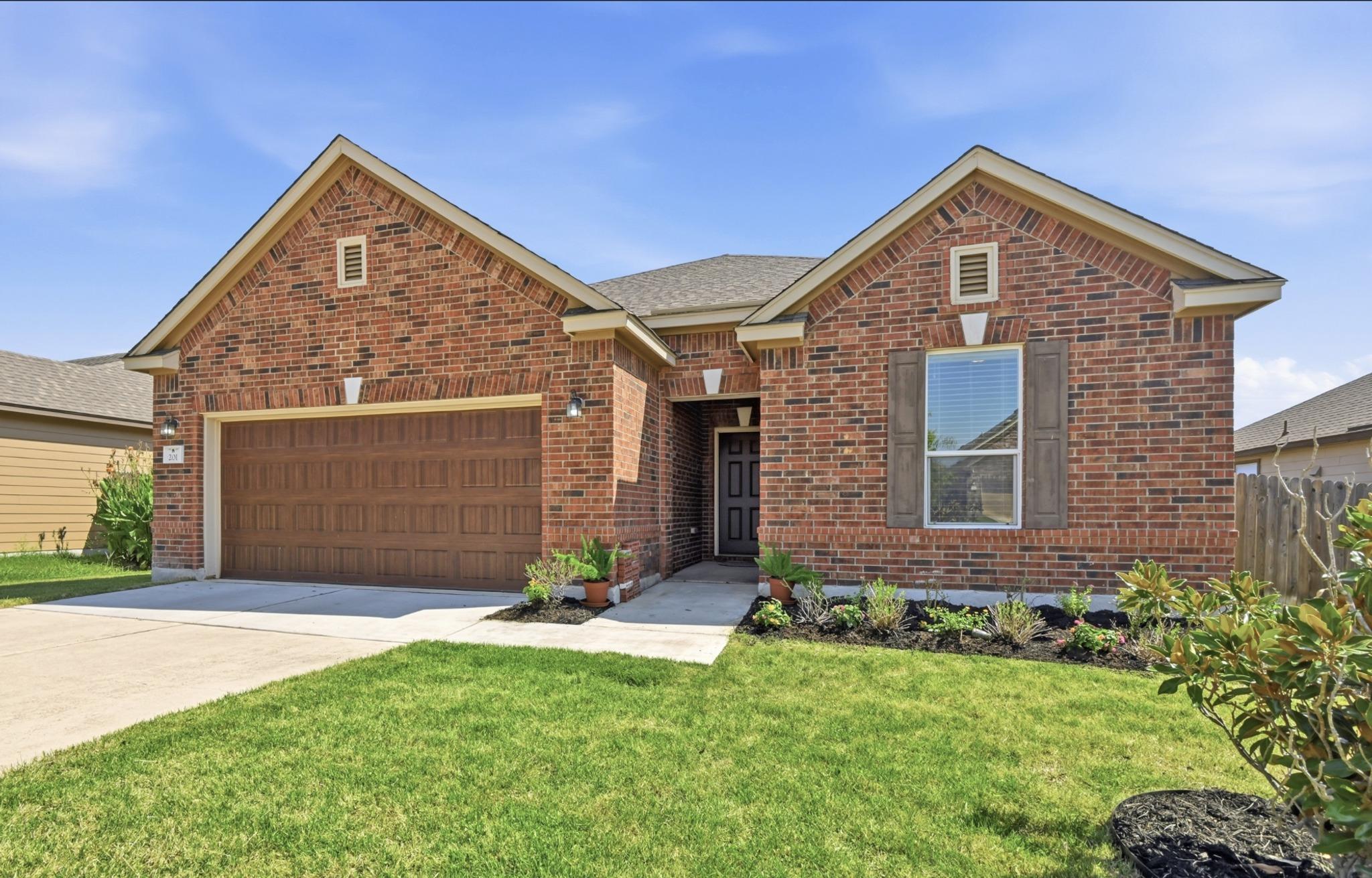 201 Connor Elkins DR, Kyle, TX 78640