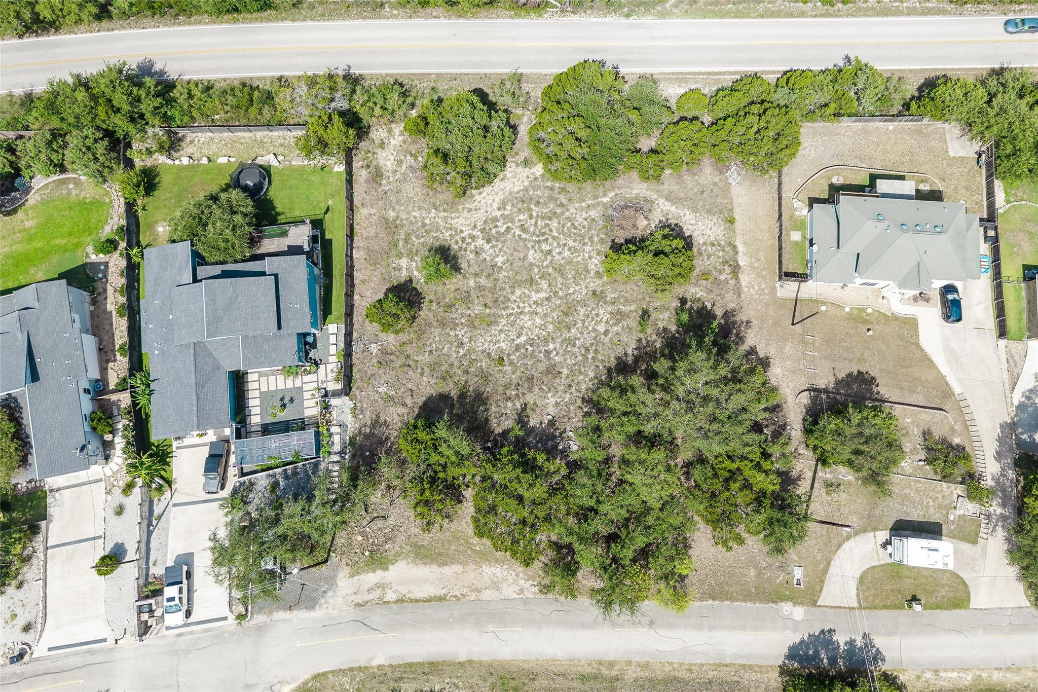 912 Daviot DR, Spicewood, TX 78669
