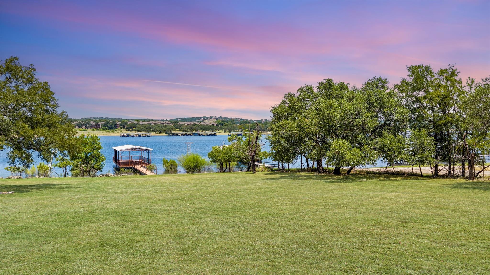 20904 W Lakeshore DR, Spicewood, TX 78669