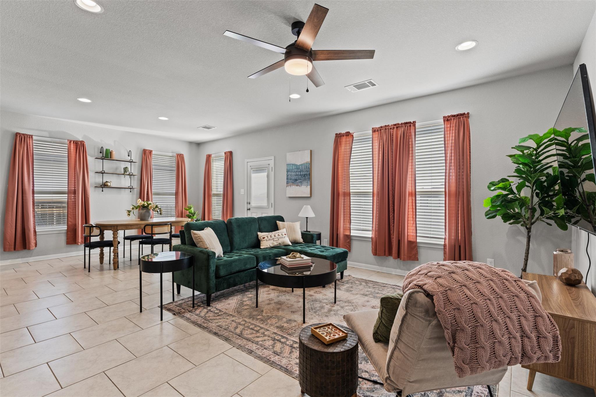 105 Kellys Heroes Way, Jarrell, TX 76537