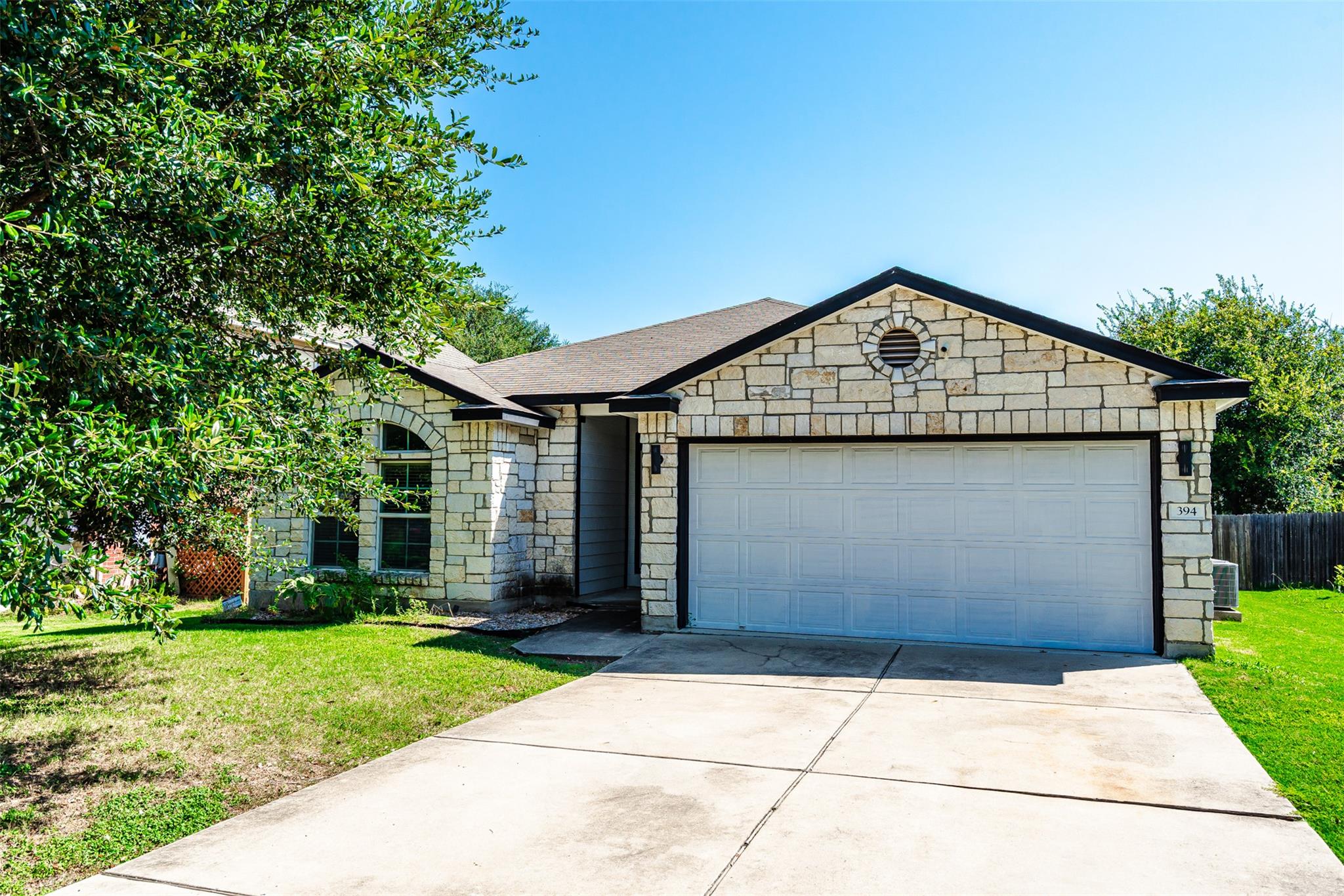 394 Verano CIR, Kyle, TX 78640