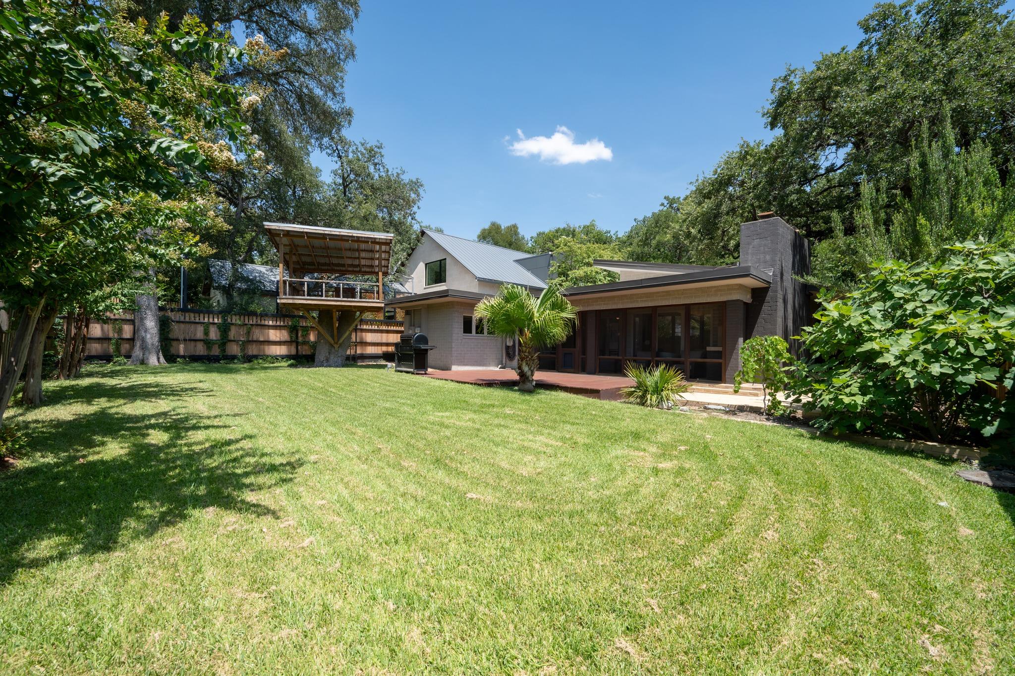 2002 Meadowbrook DR, Austin, TX 78703