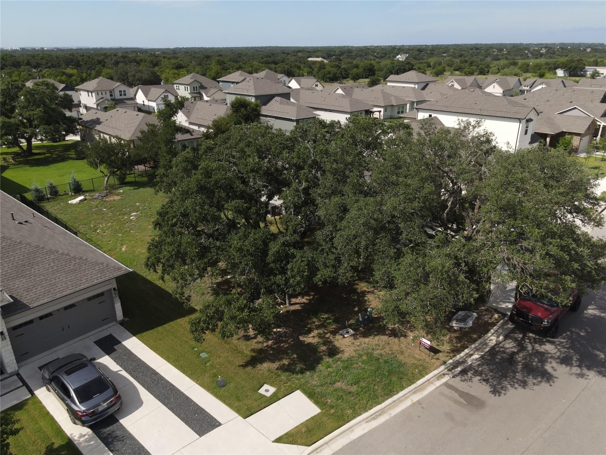 125 Monterey Oak TRL, Georgetown, TX 78628
