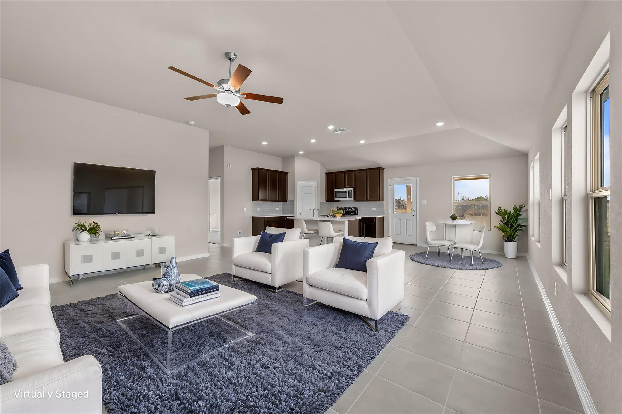 221 Tessaria DR, San Marcos, TX 78666