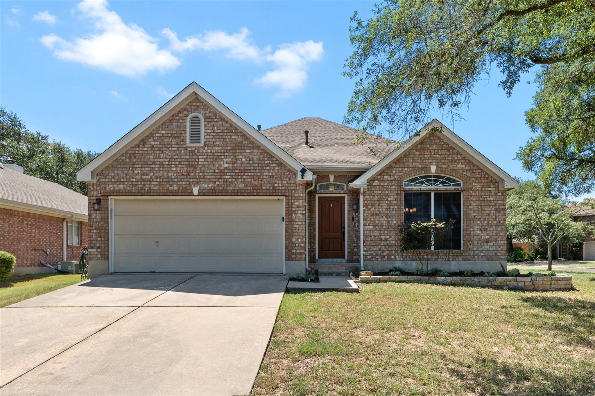 8009 Nairn DR, Austin, TX 78749
