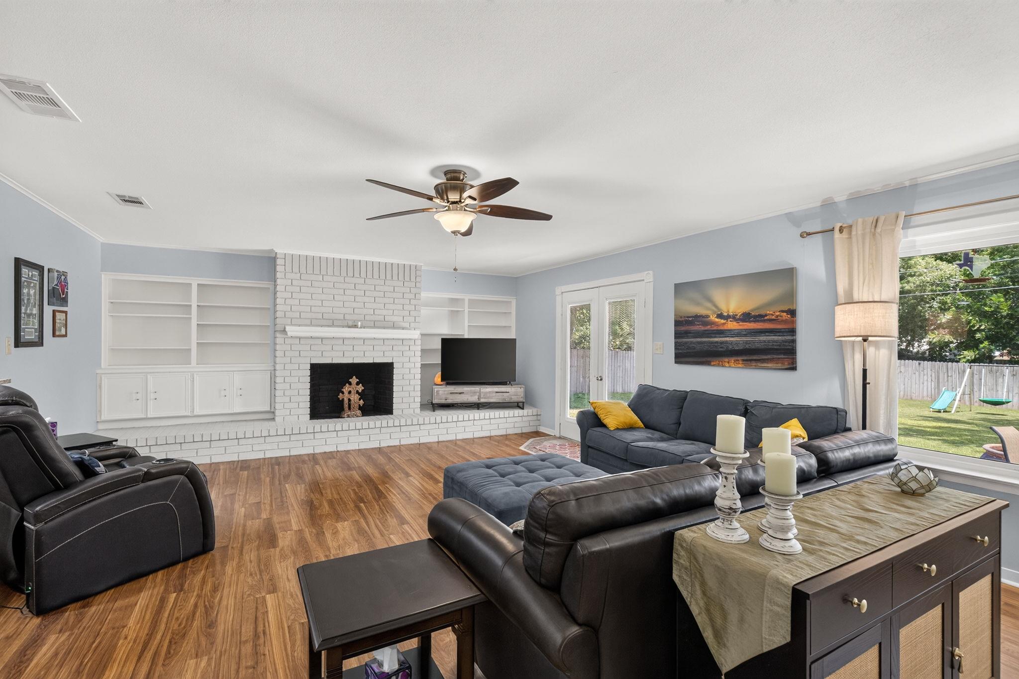 206 Corder LN, Burnet, TX 78611