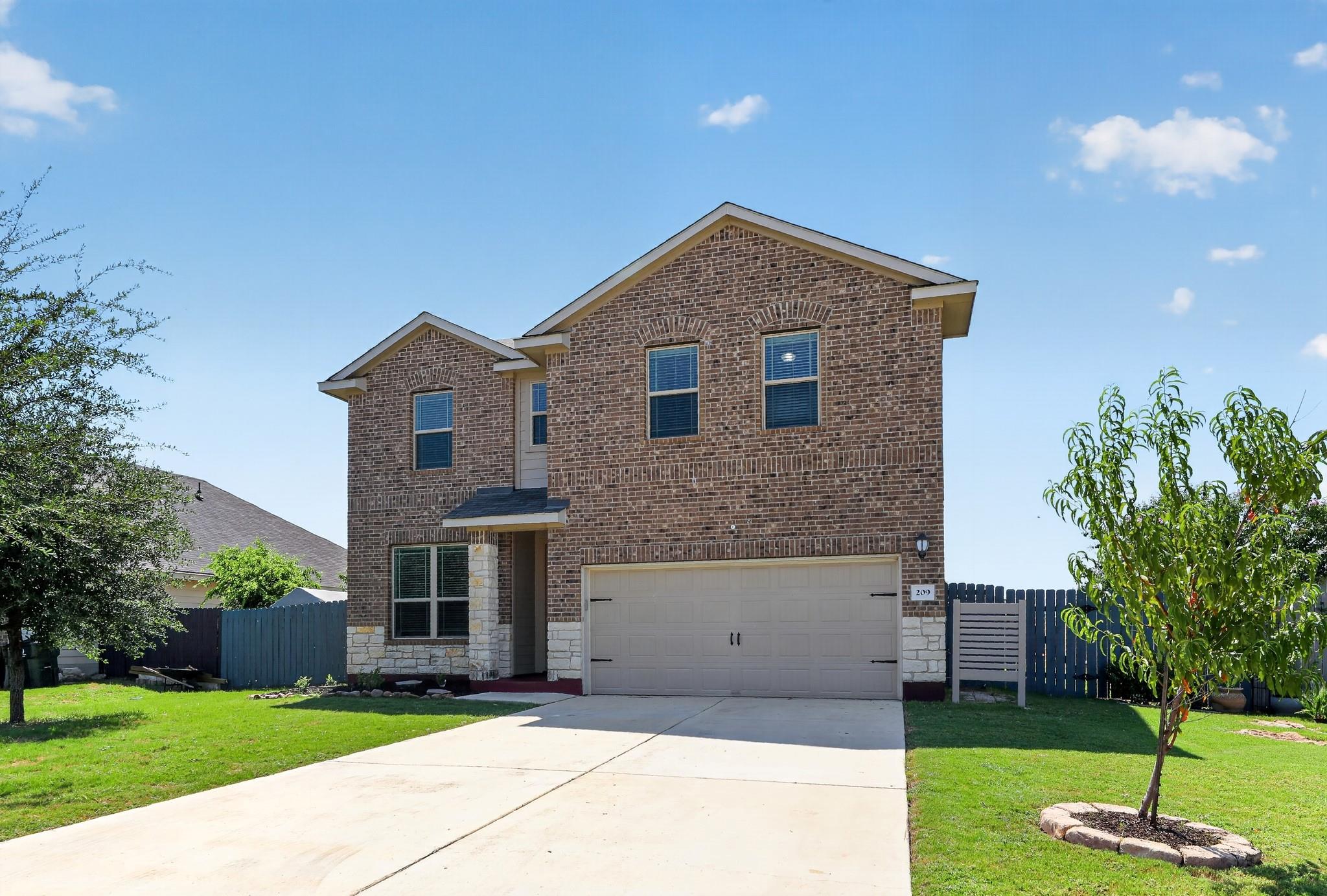 209 Evening Dusk DR, Kyle, TX 78640