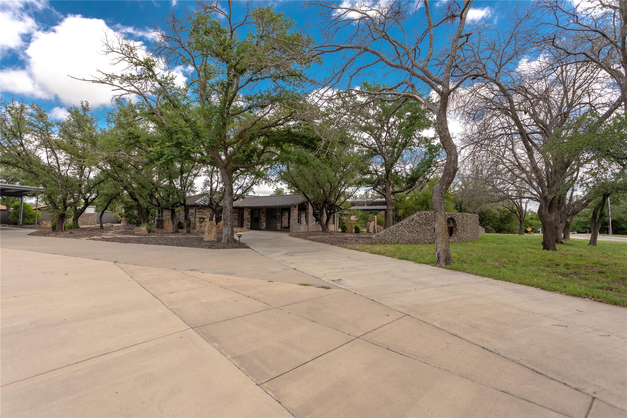 712 Squaw Creek RD, Willow Park, TX 76087