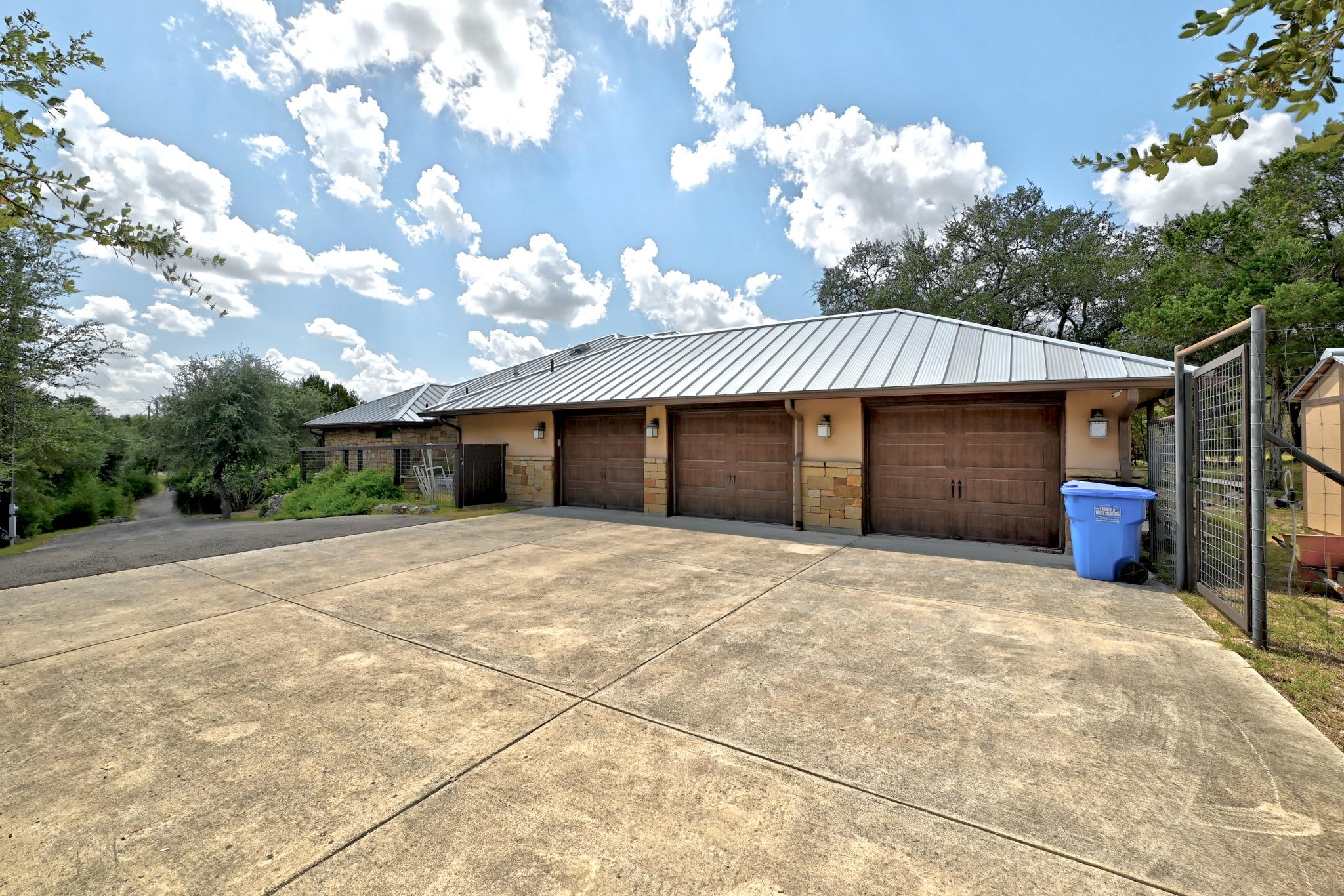 158 Condor DR, San Marcos, TX 78666