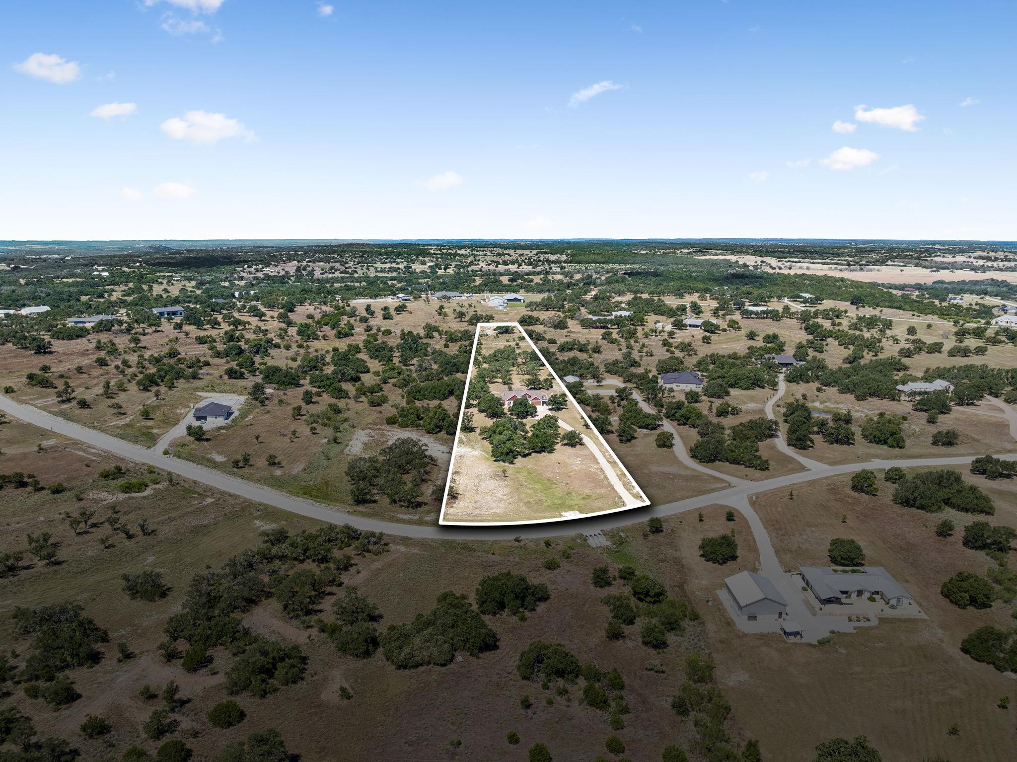 1783 Axis CIR, Fredericksburg, TX 78624