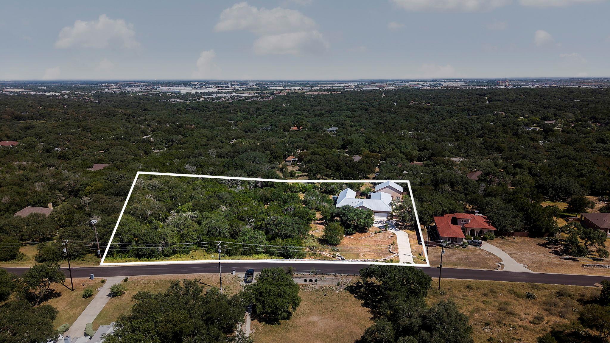 2713 Leslie LN, San Marcos, TX 78666