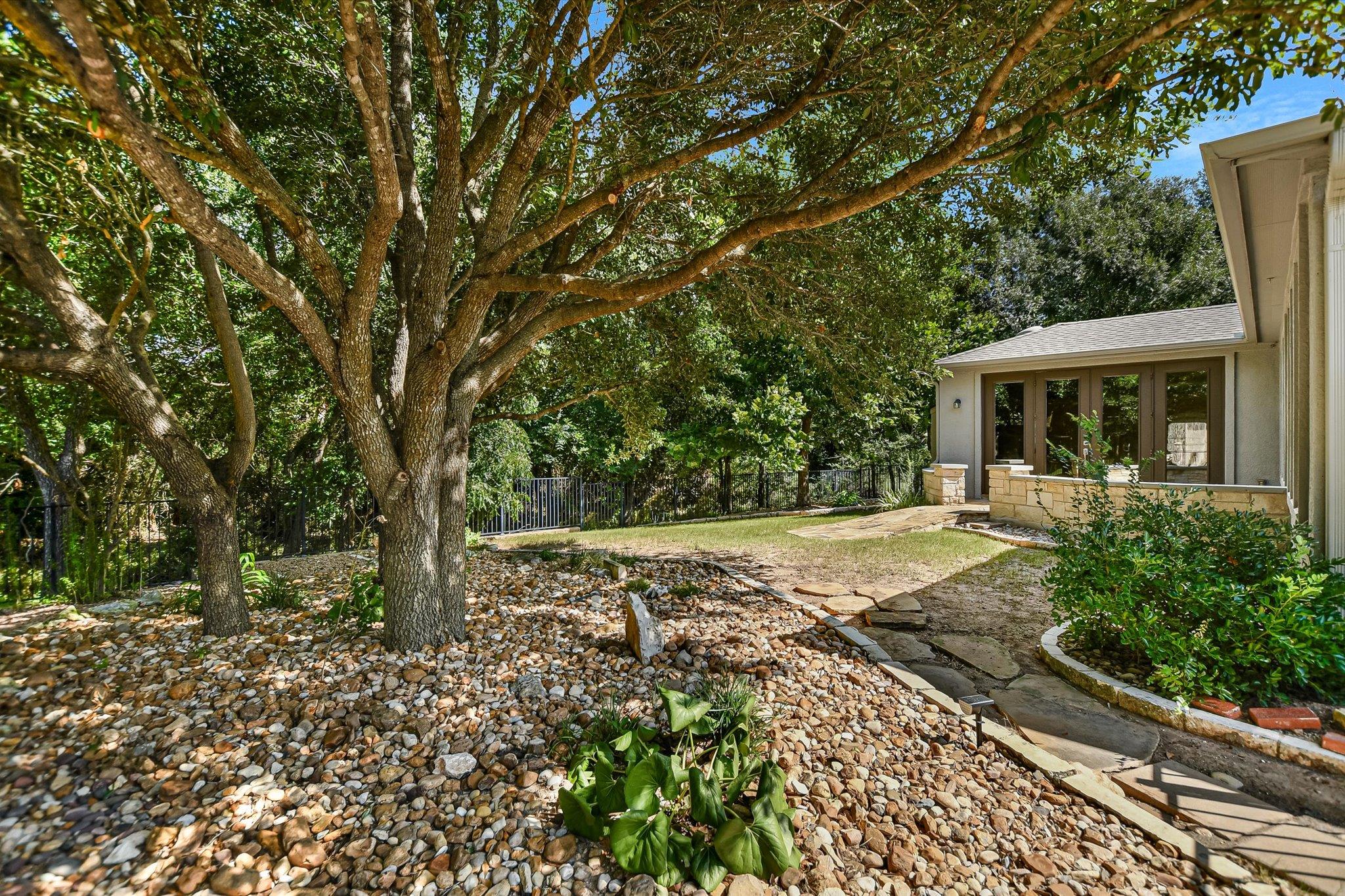 516 Independence Creek LN, Georgetown, TX 78633