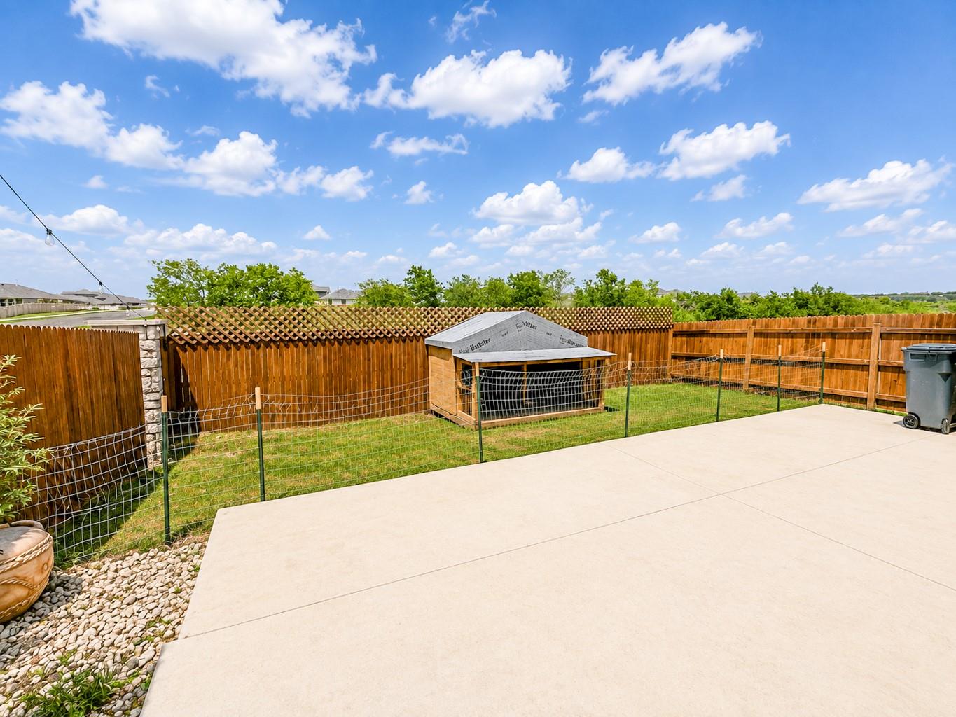 121 Santa Rosa LN, Buda, TX 78610