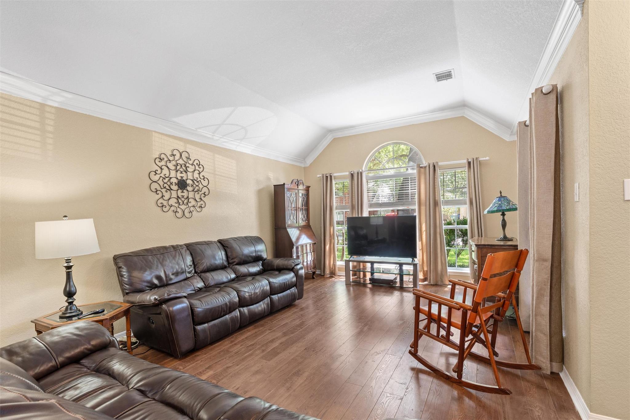 1208 Brophy DR, Pflugerville, TX 78660