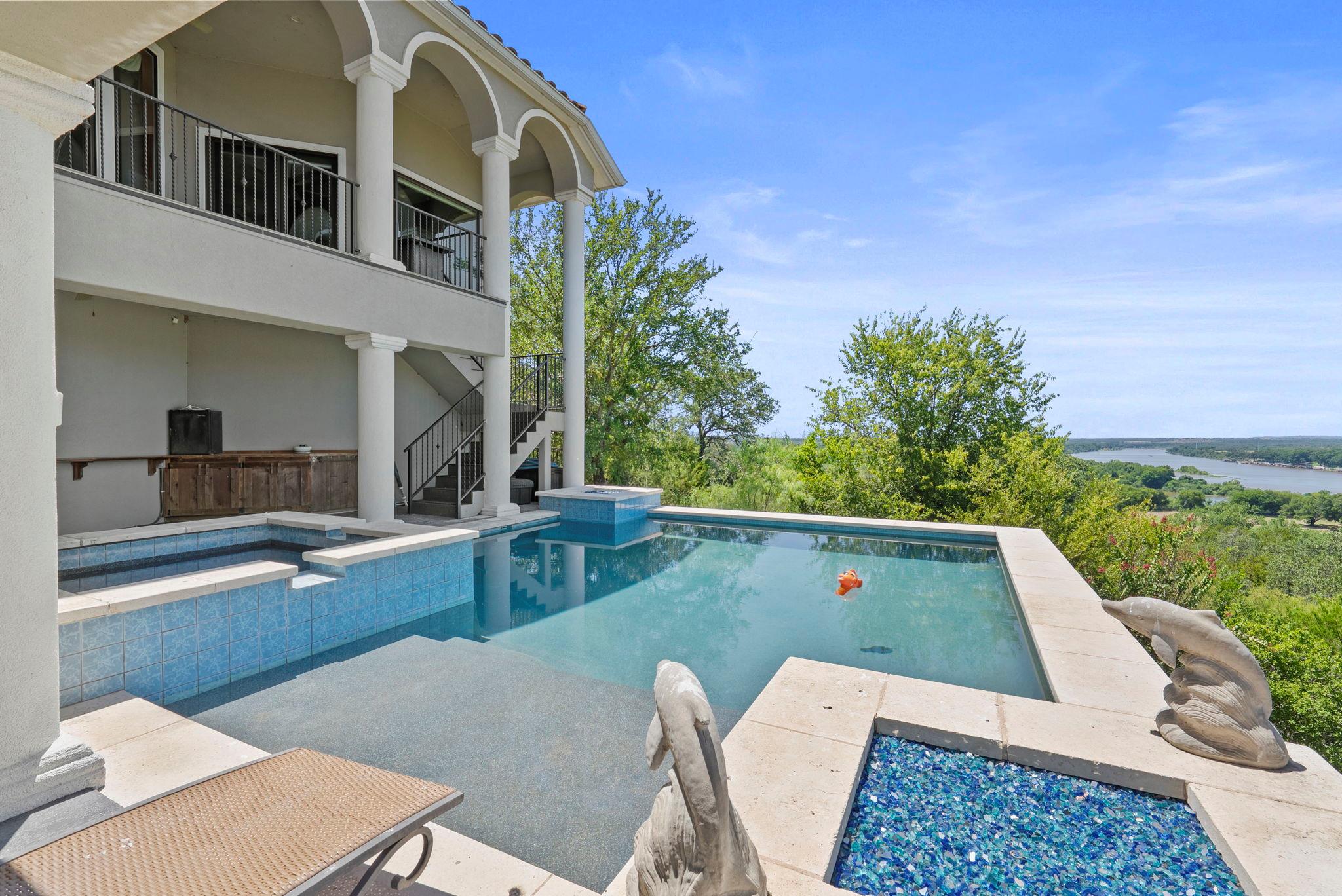 301 Circle DR, Horseshoe Bay, TX 78657