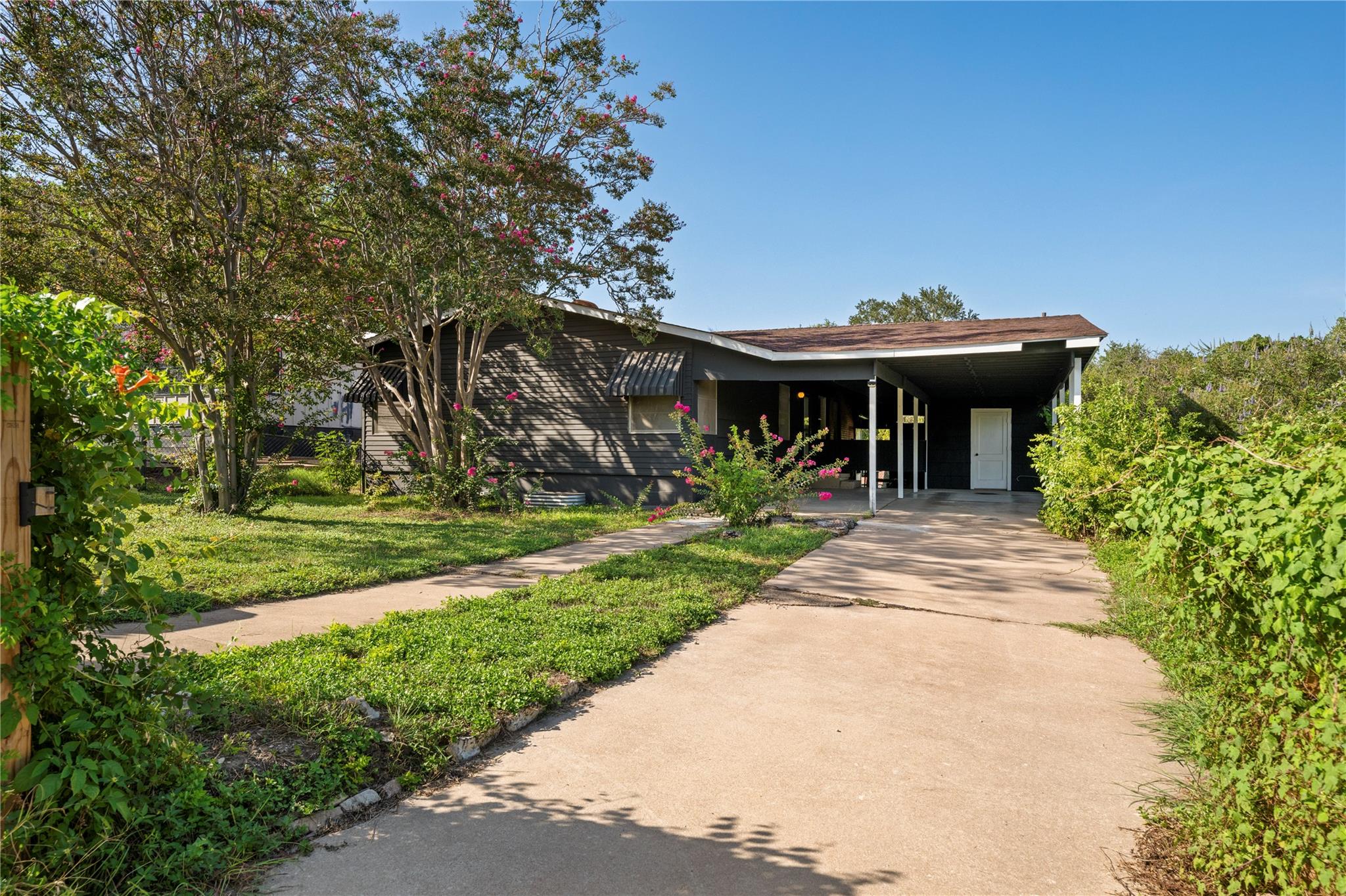 402 Philco DR, Austin, TX 78745