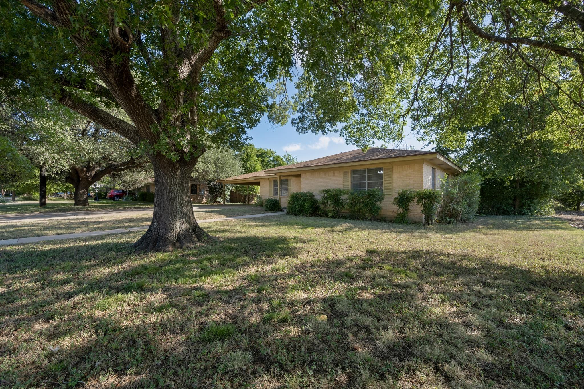 1615 Park LN, Georgetown, TX 78628