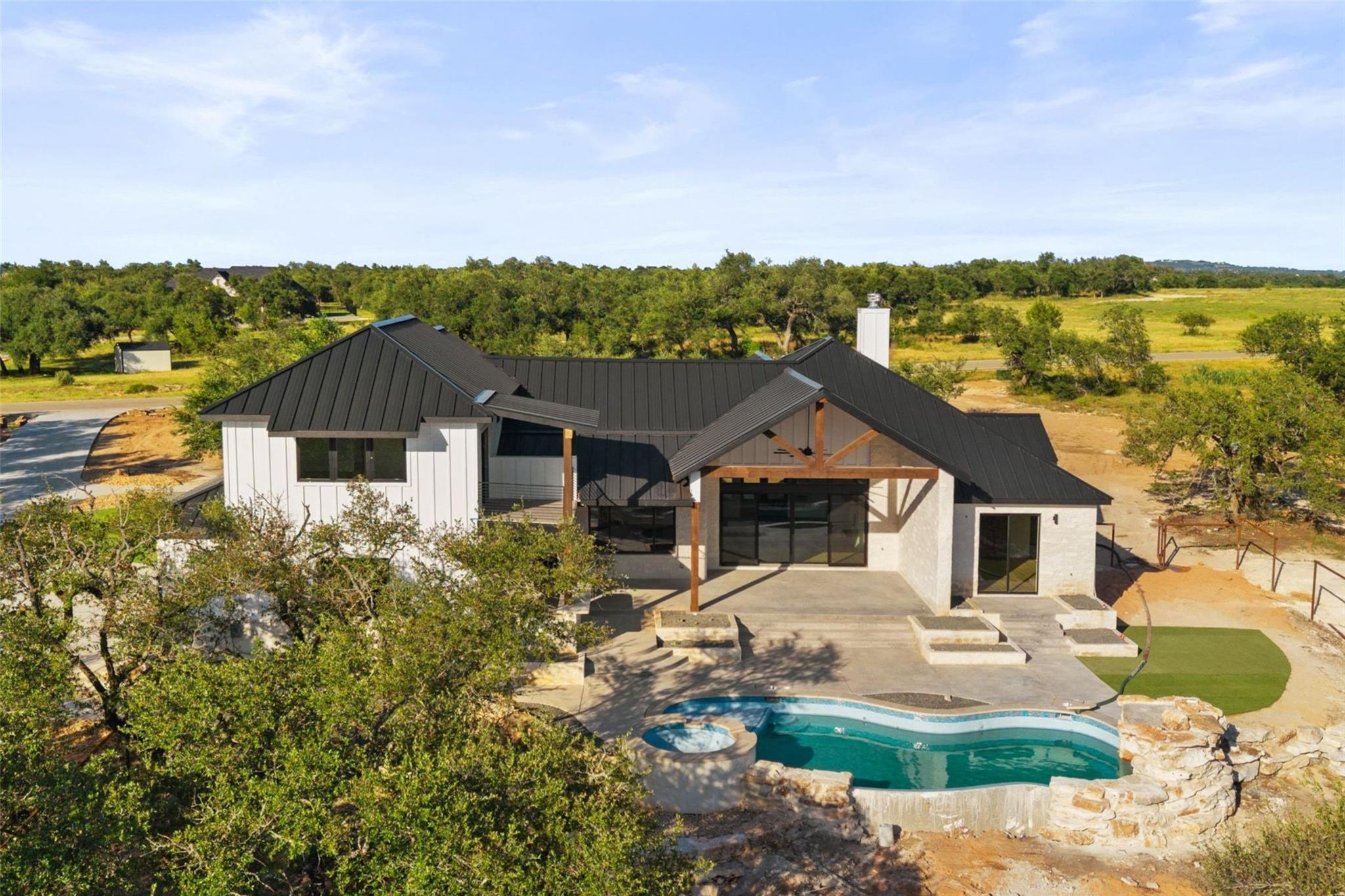765 Legacy Hills DR, Johnson City, TX 78636