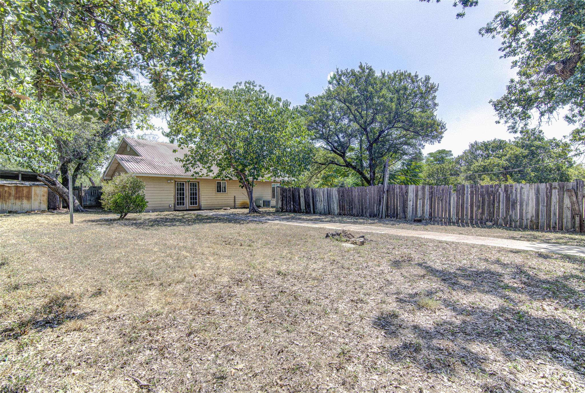 322 E Castleshoals DR, Granite Shoals, TX 78654