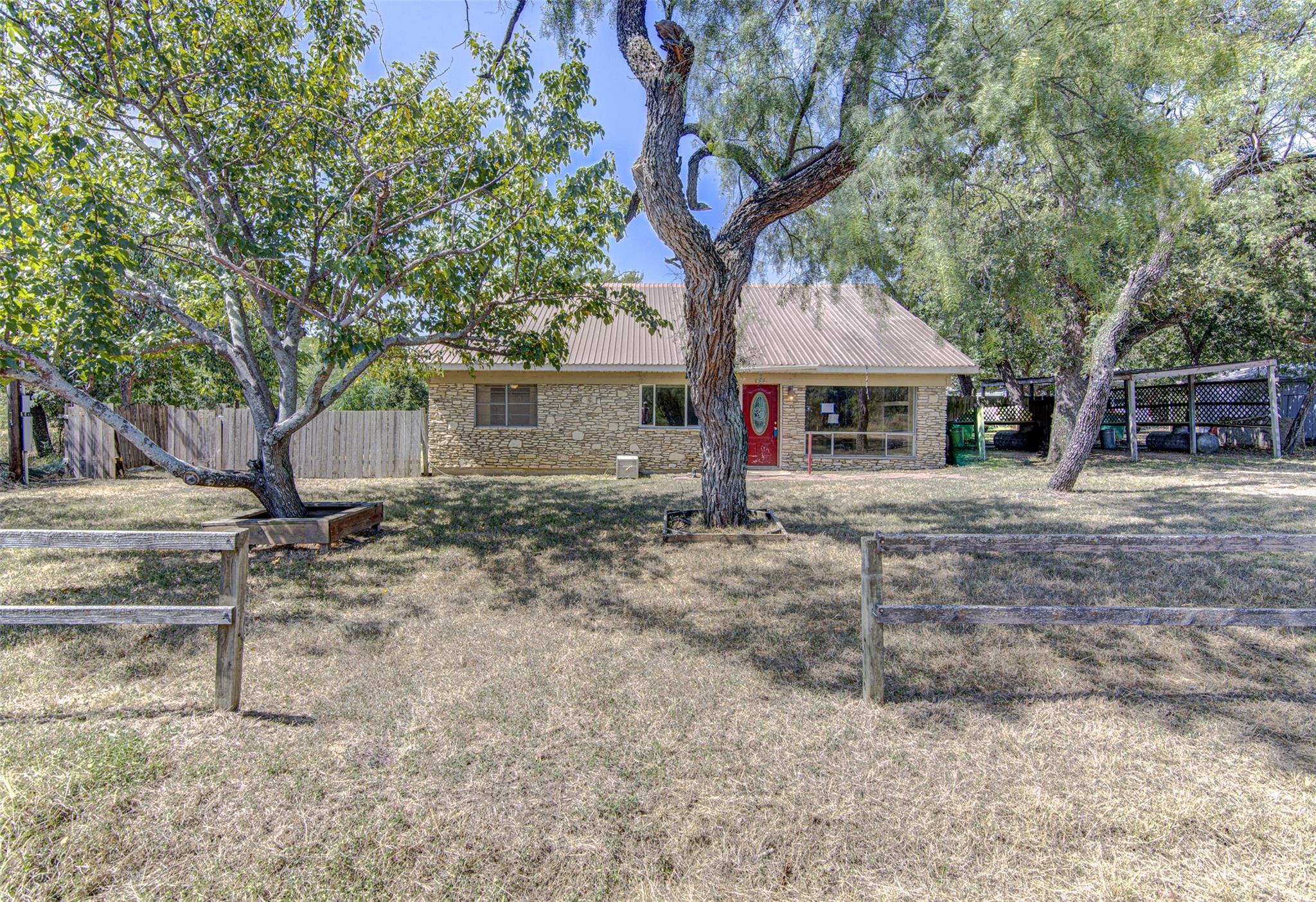 322 E Castleshoals DR, Granite Shoals, TX 78654