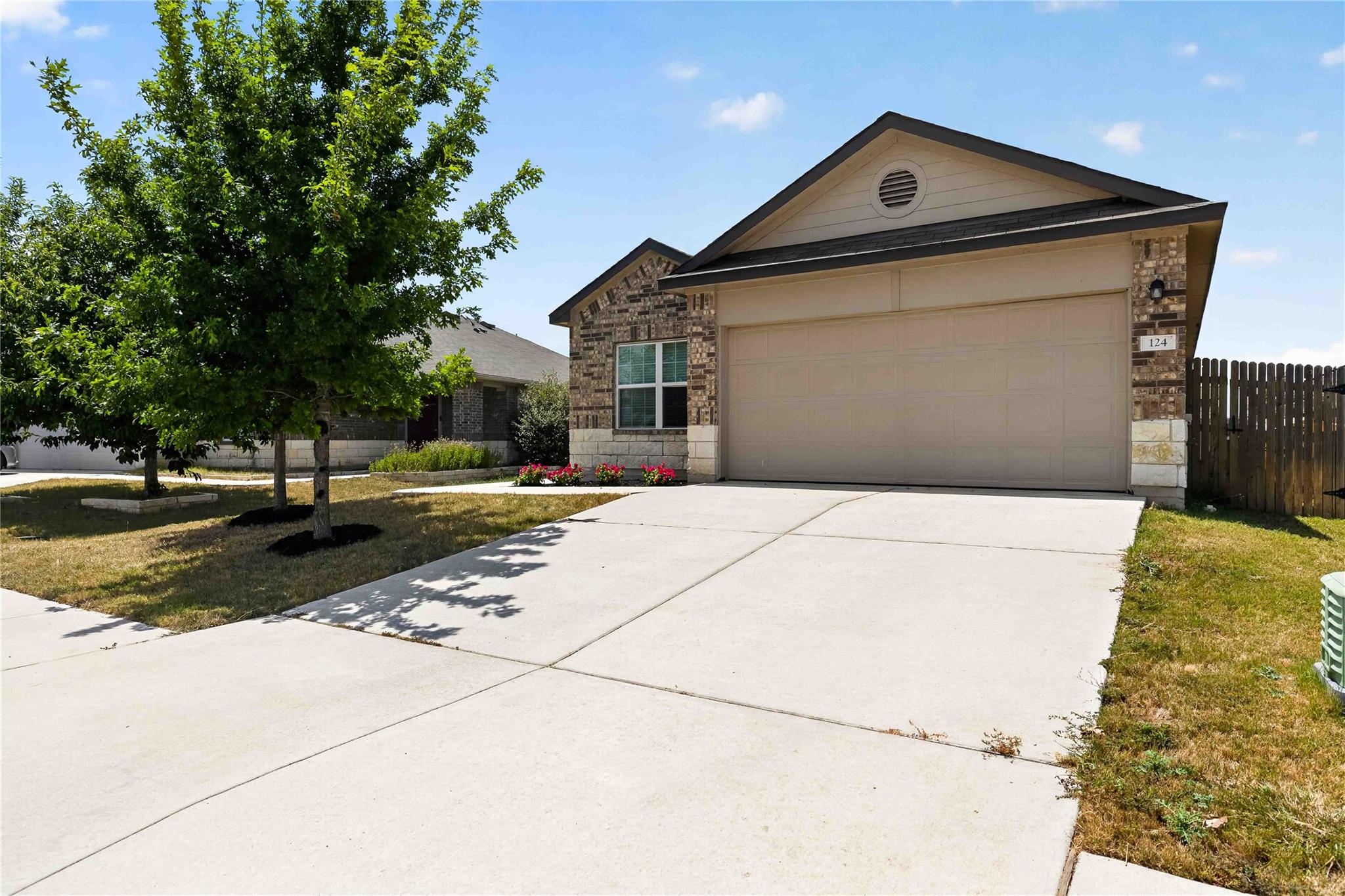 124 Democracy CT, Liberty Hill, TX 78642