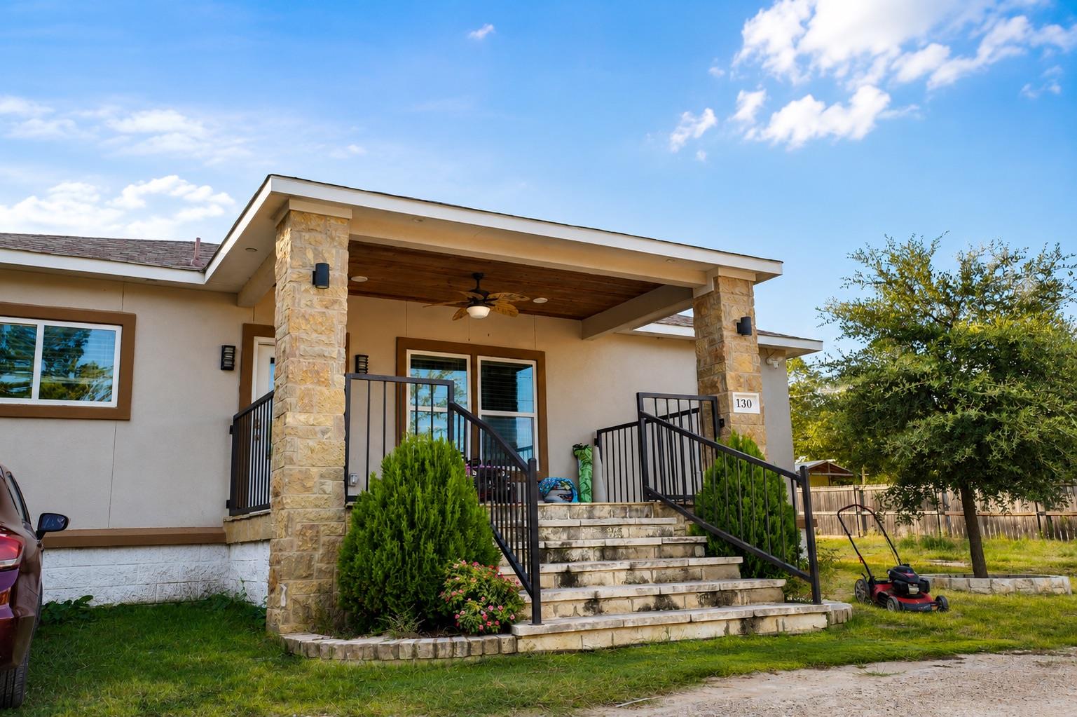 130 Los Arcos RD, Elgin, TX 78621