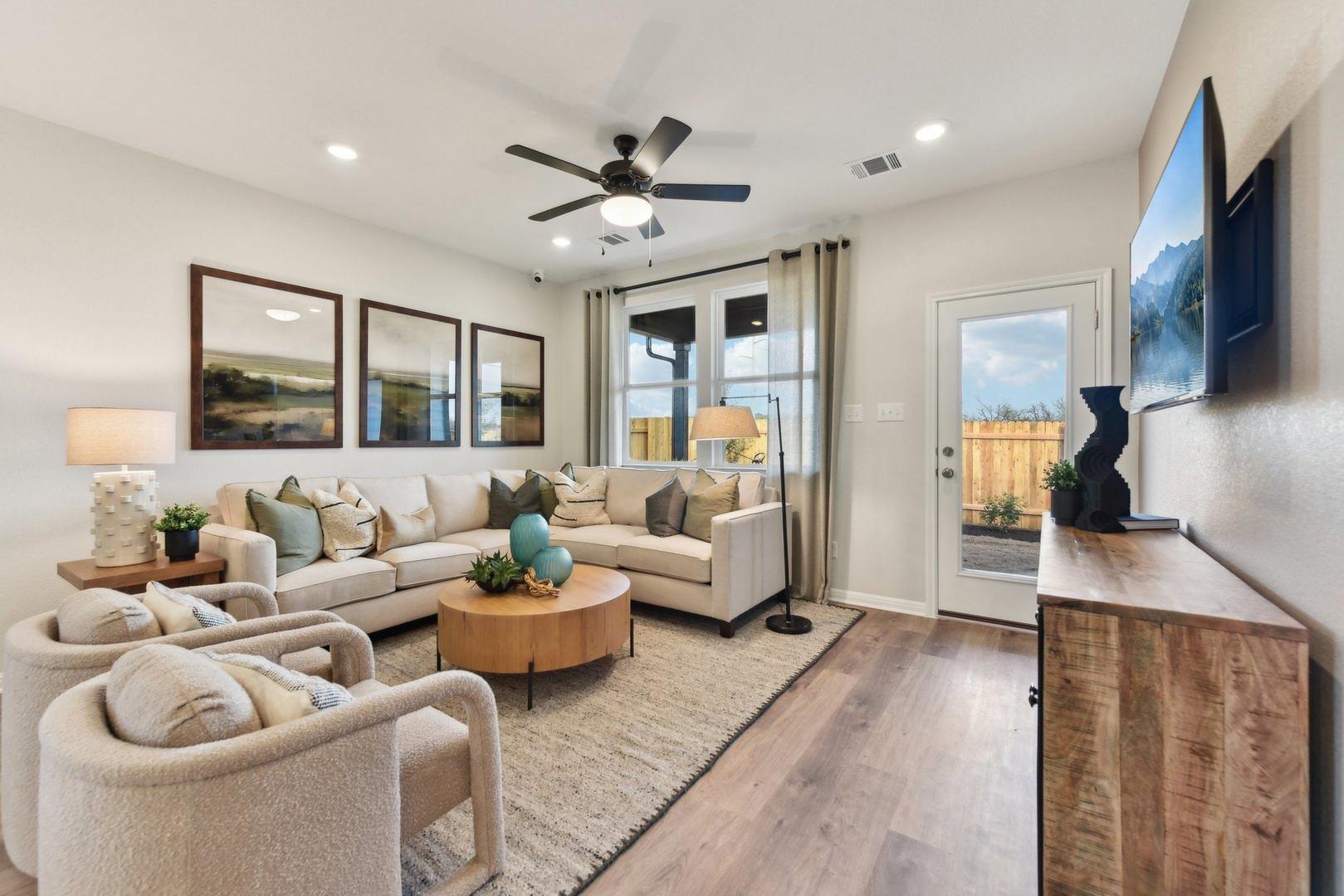 165 Tolo DR, Elgin, TX 78621