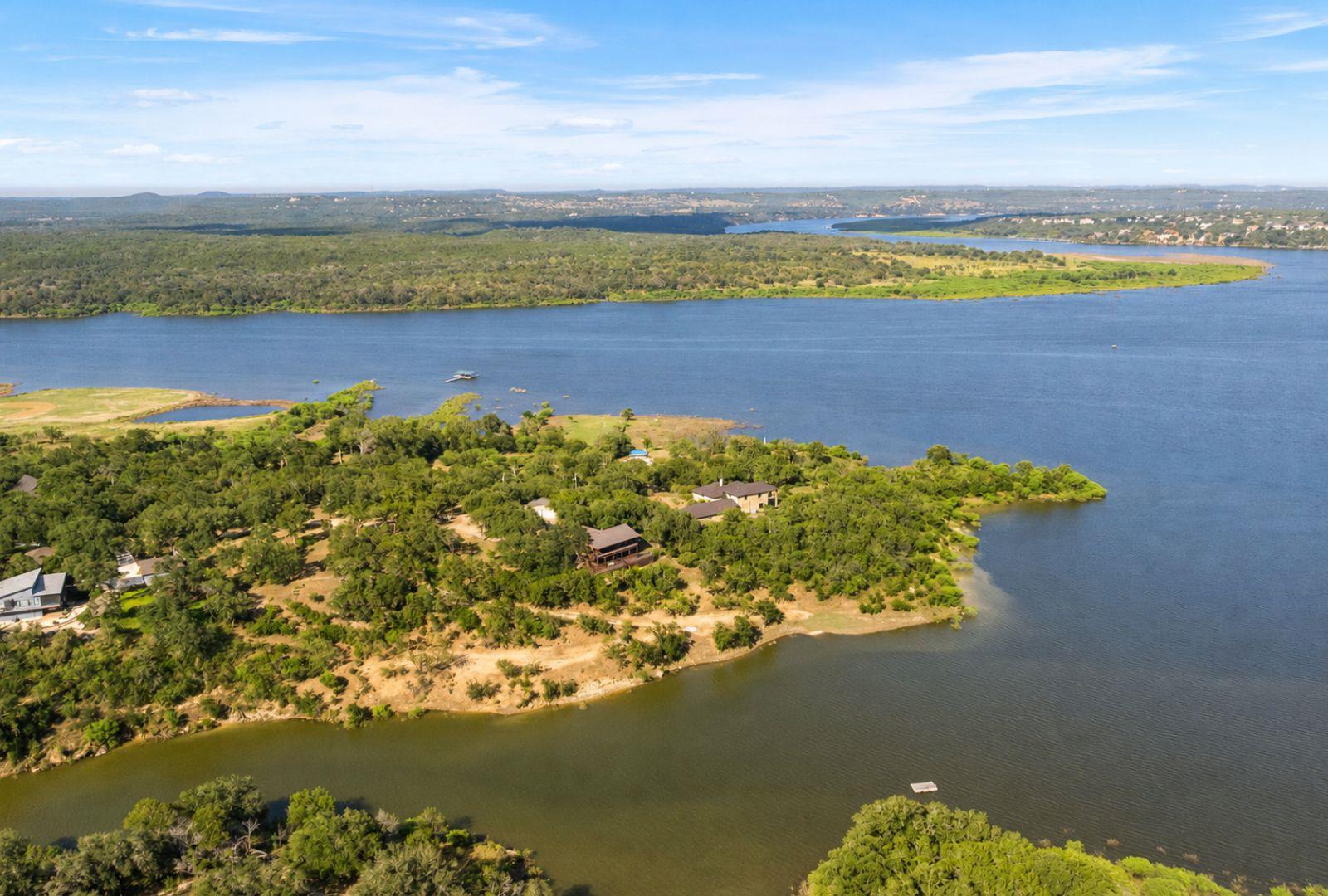 129 Jewel LN, Spicewood, TX 78669