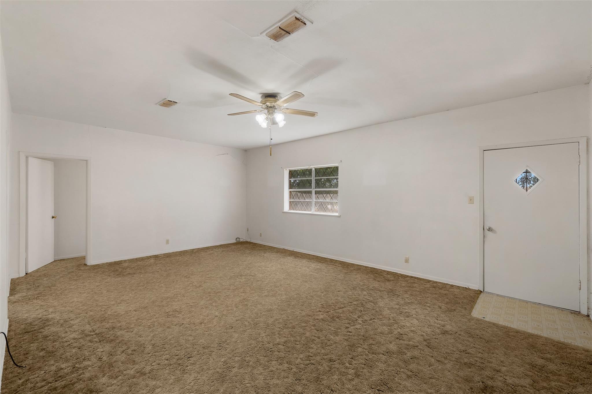 604 N 3rd ST, Thorndale, TX 76577
