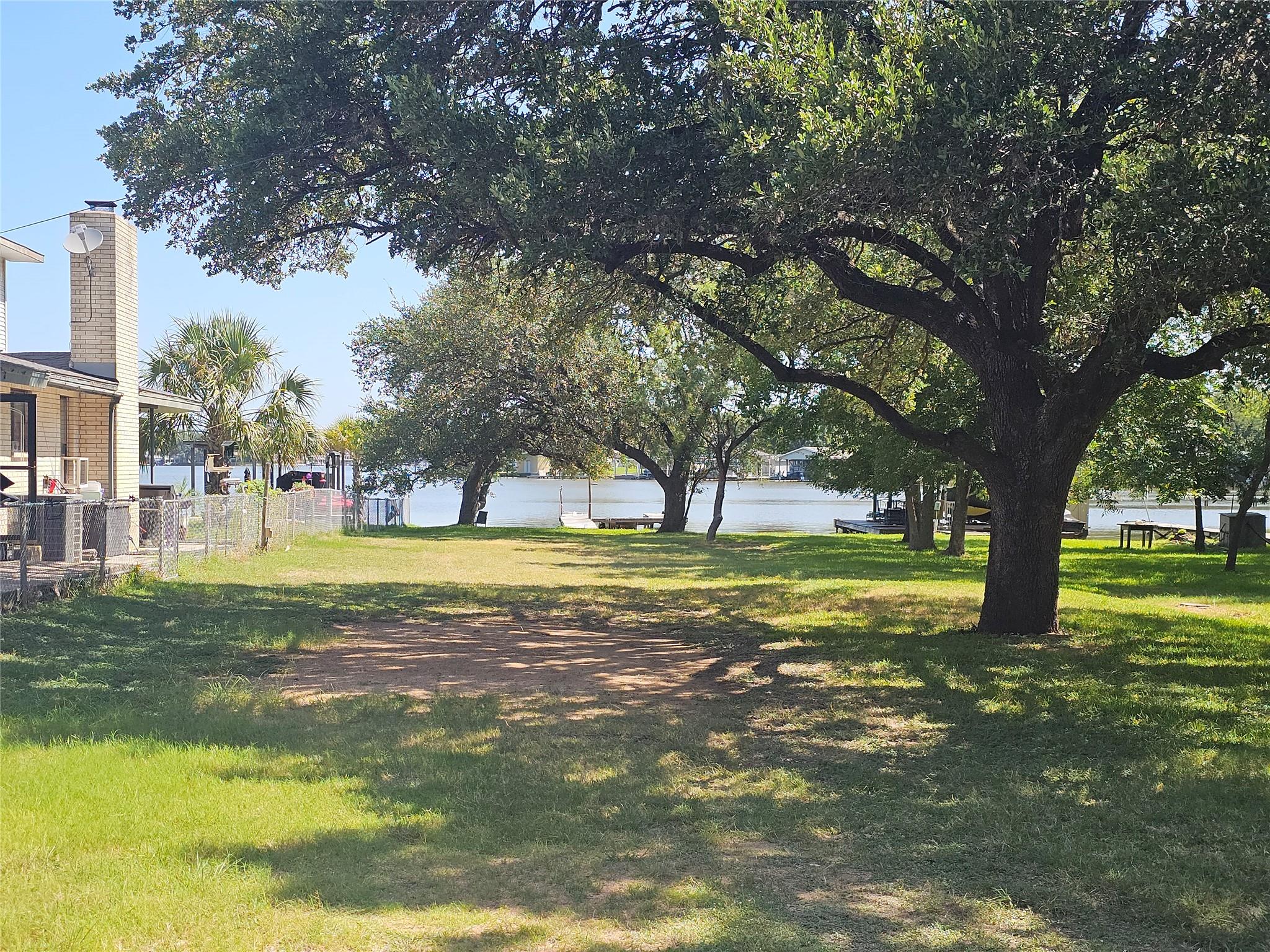124 S Shorewood DR, Granite Shoals, TX 78654