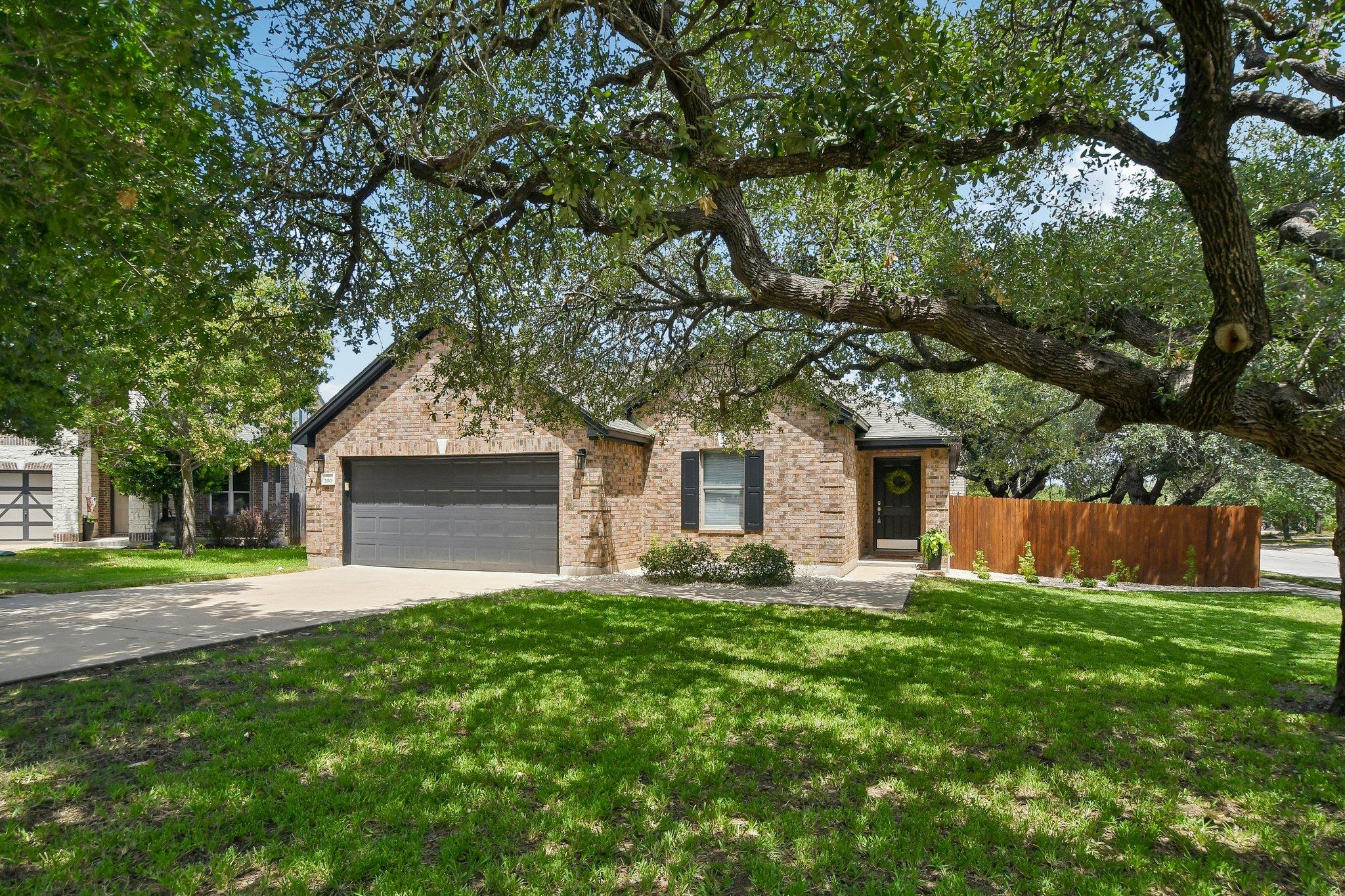 200 Thomas CV, Leander, TX 78641
