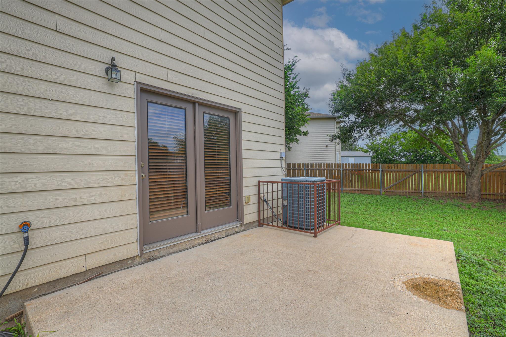 188 Lexword LN, Kyle, TX 78640