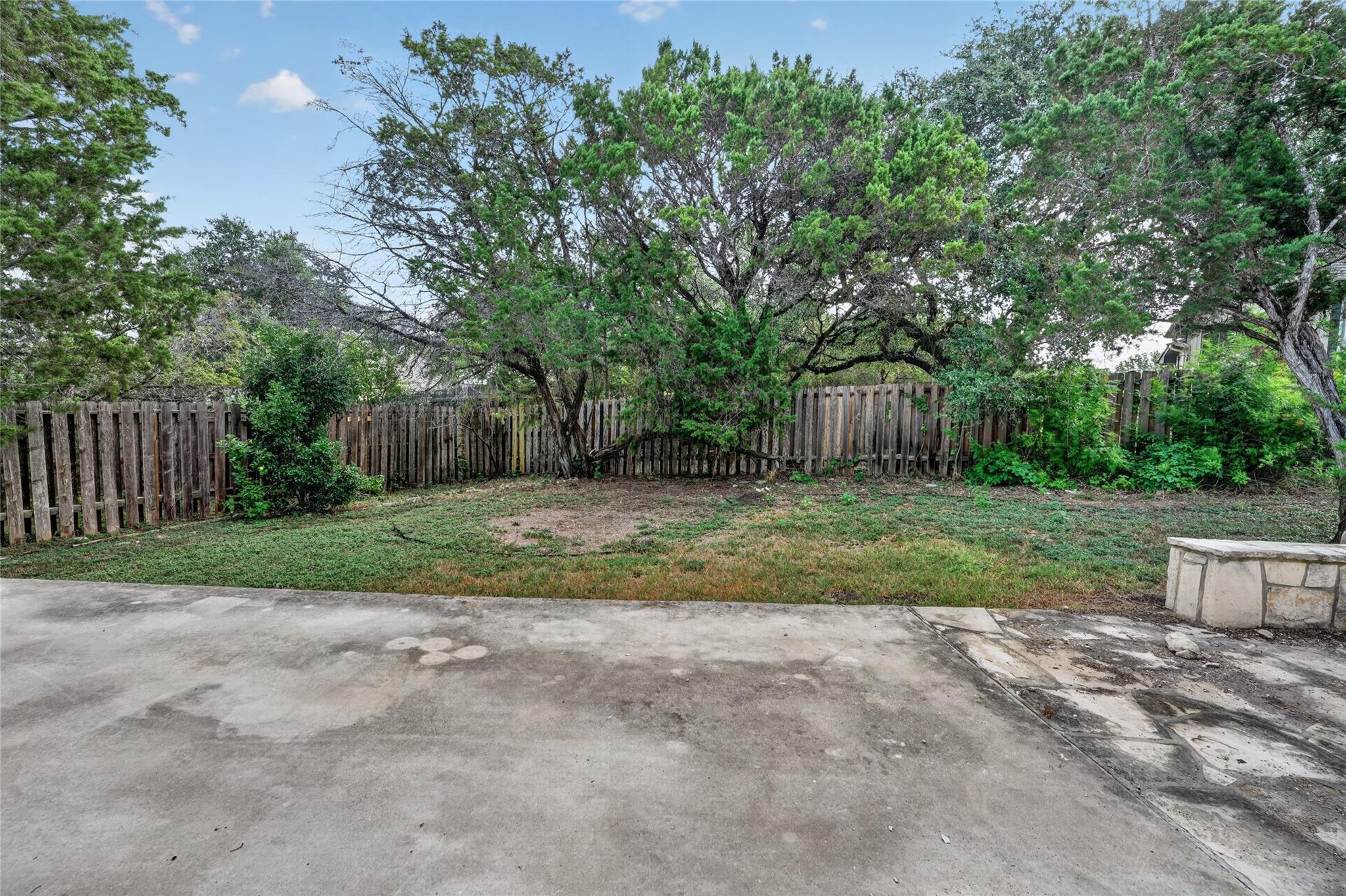 4 Cedarwood CIR, Wimberley, TX 78676